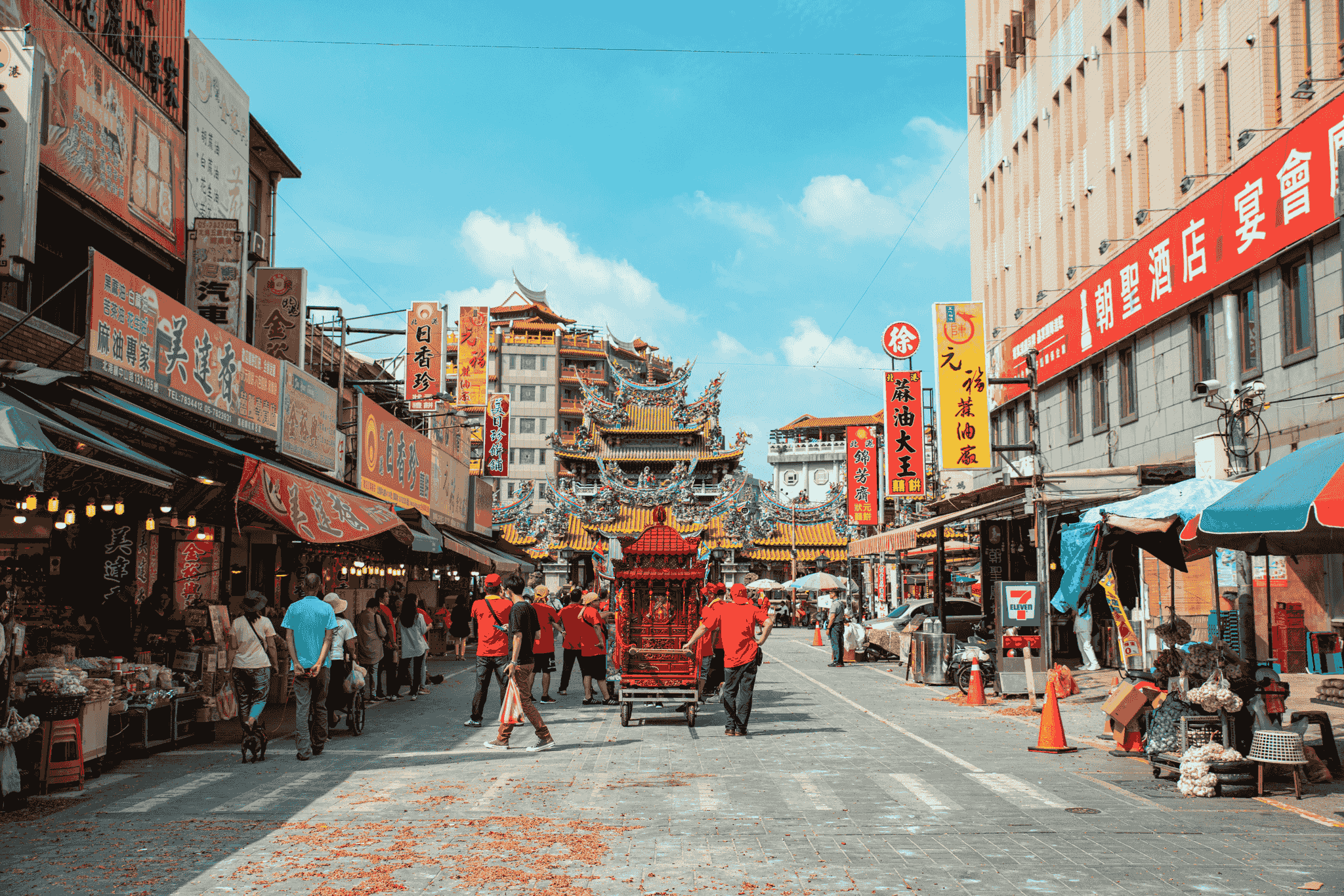 how to buy goods from china tips in a bustling market