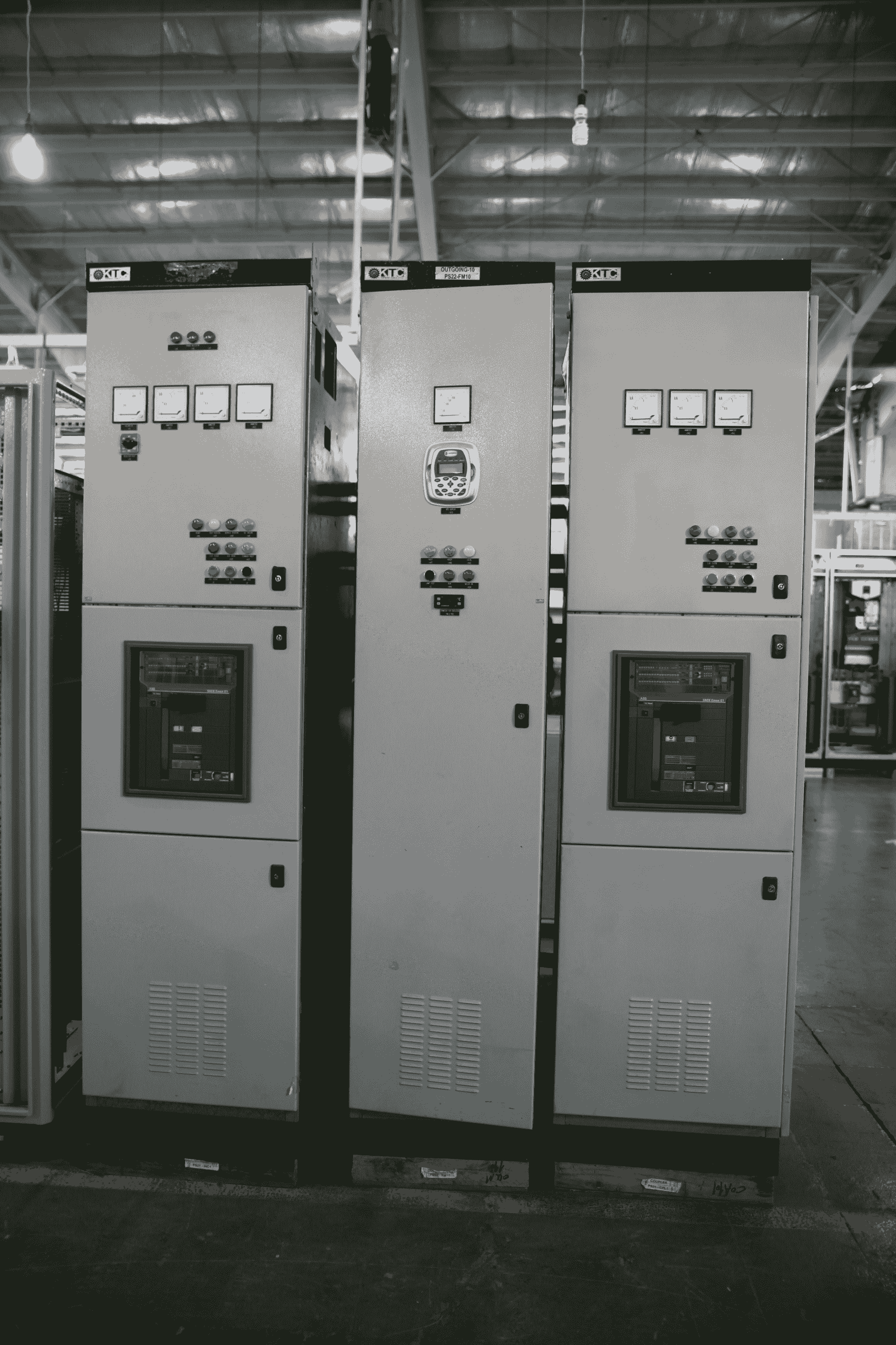 Reactive power compensation equipment