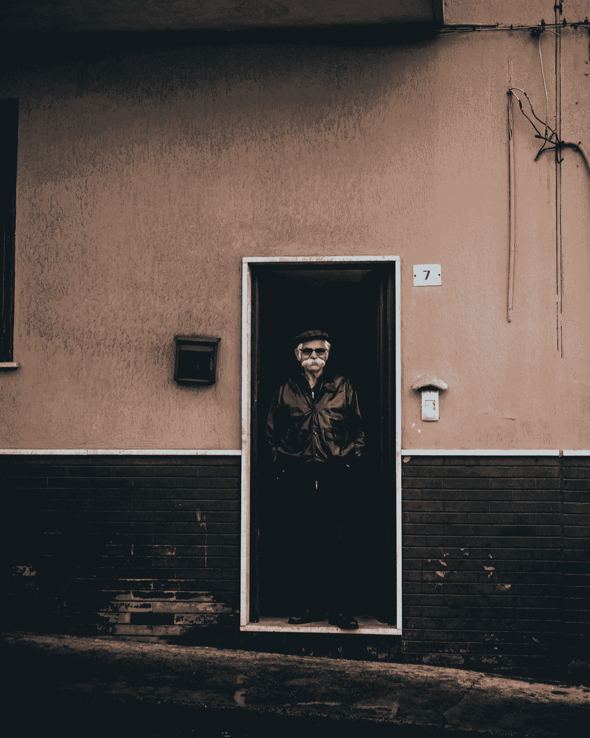airbnb homes security tips