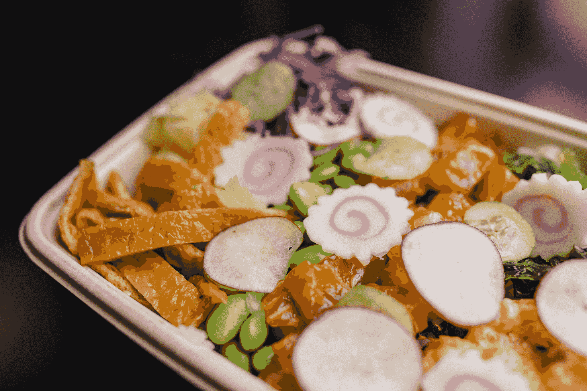 Versatile take out tray options for diverse cuisines