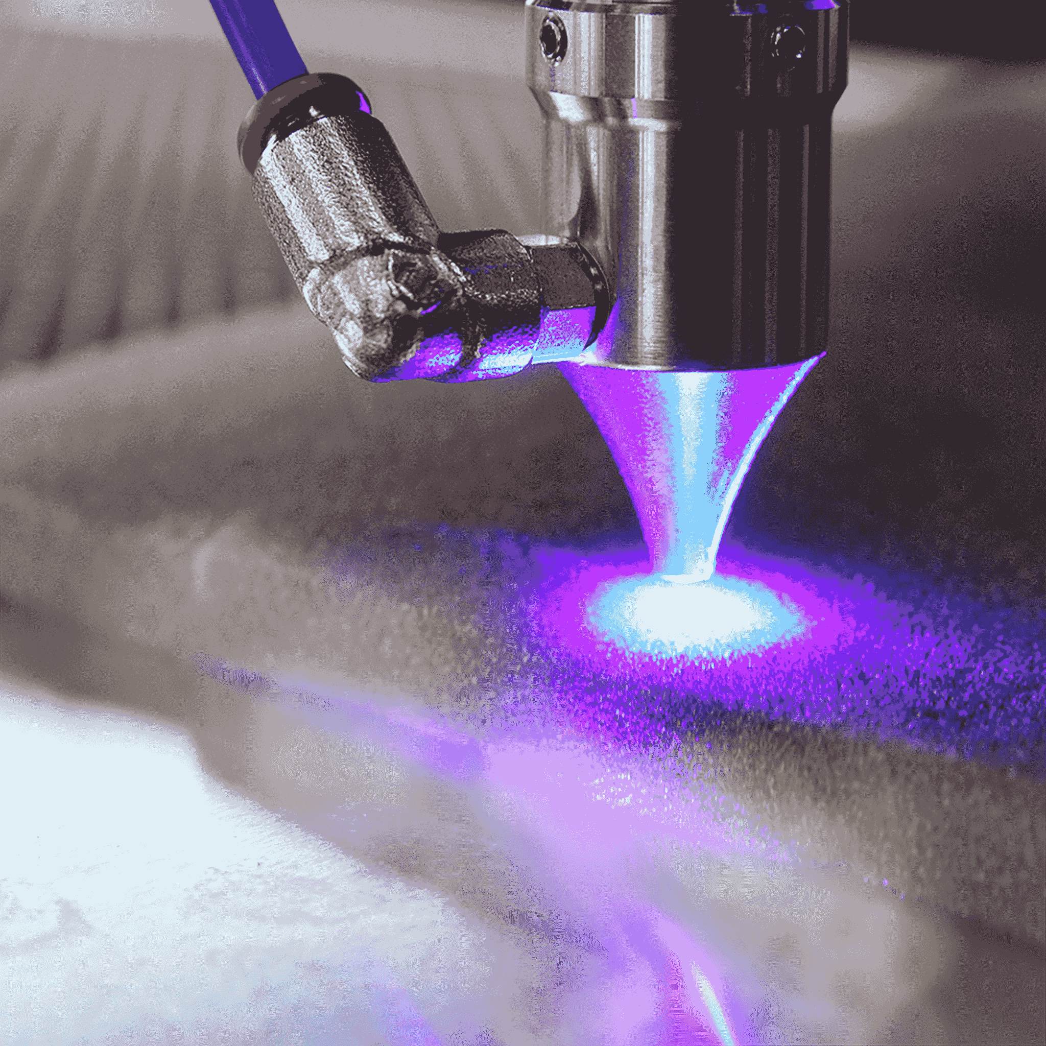 Comparison between Fiber Laser Cutter and CO2 Laser Cutting Machine