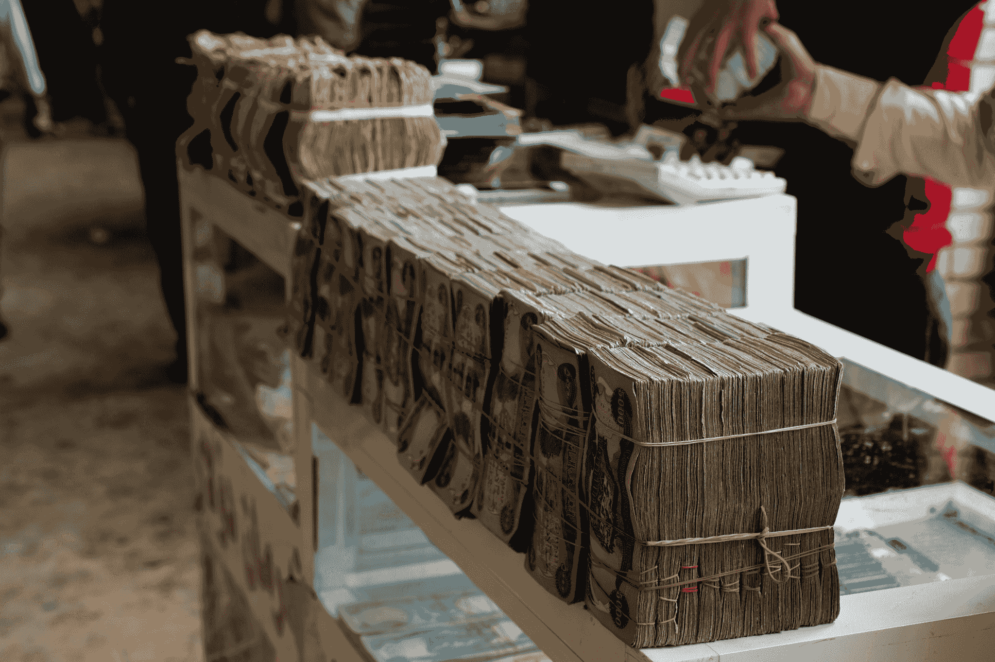 how to handle MOQ (minimum order quantity) in China