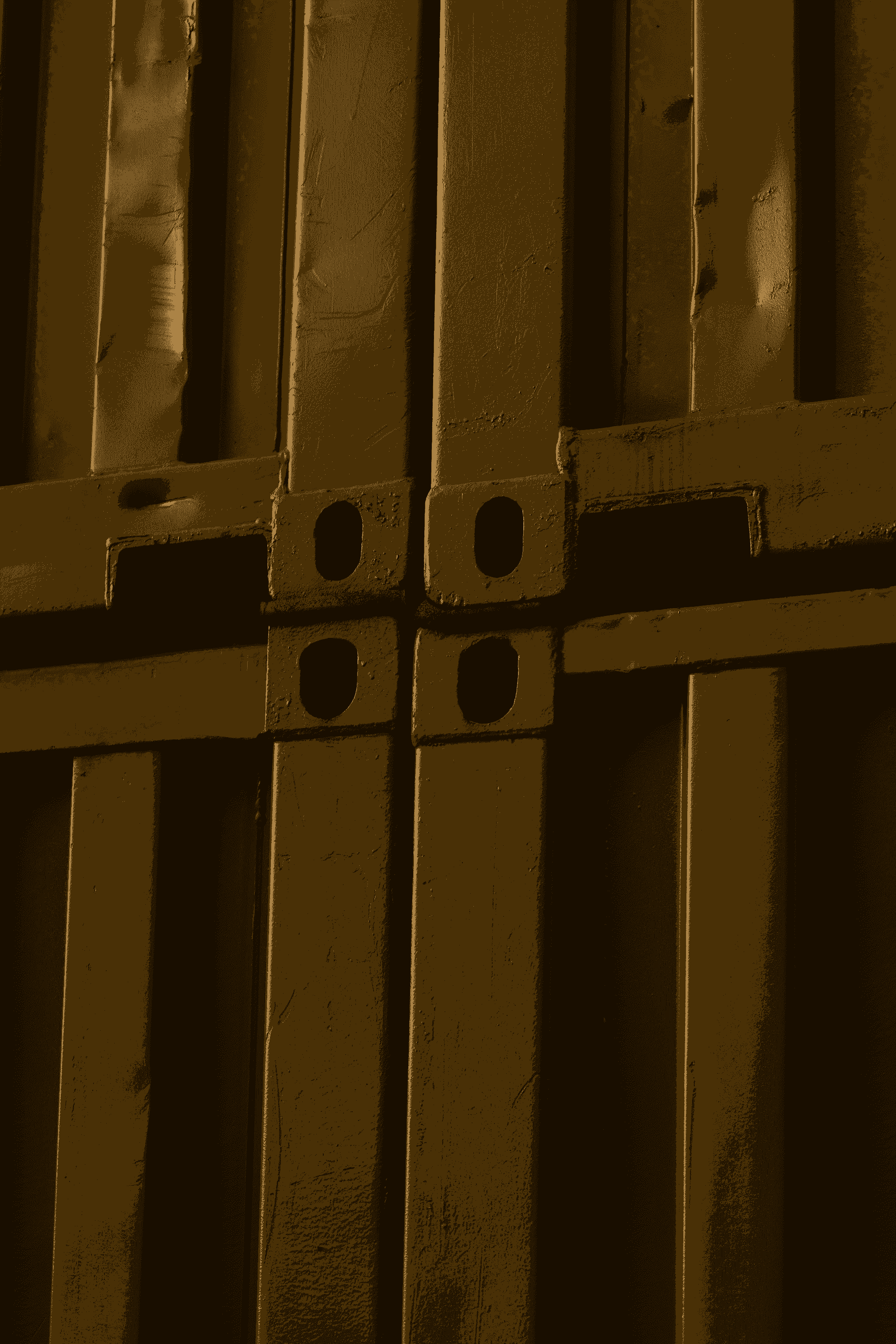 Secure locking mechanism for construction container