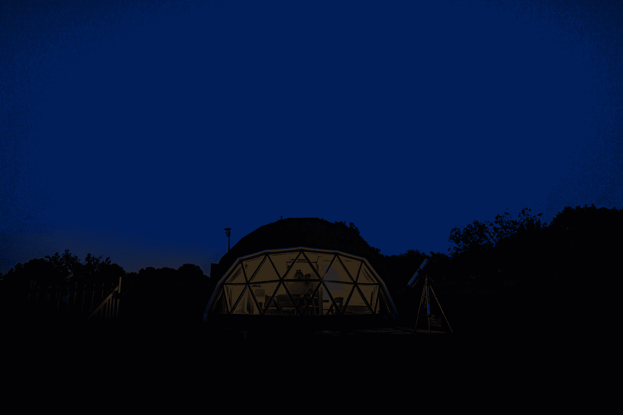 China Round Tent Manufacturers providing durable geodesic dome tents