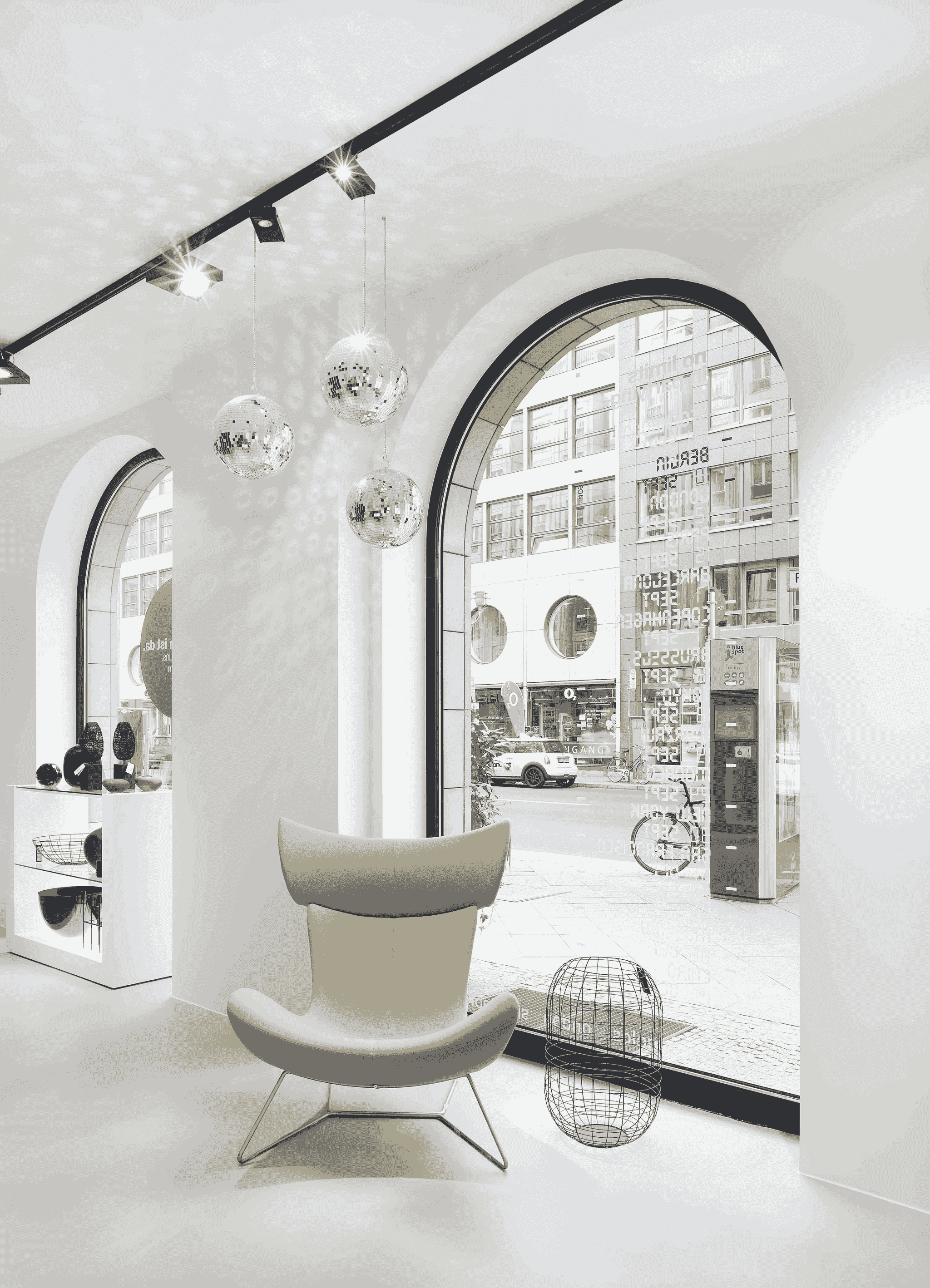 Prefab structure for retail pop-up shop