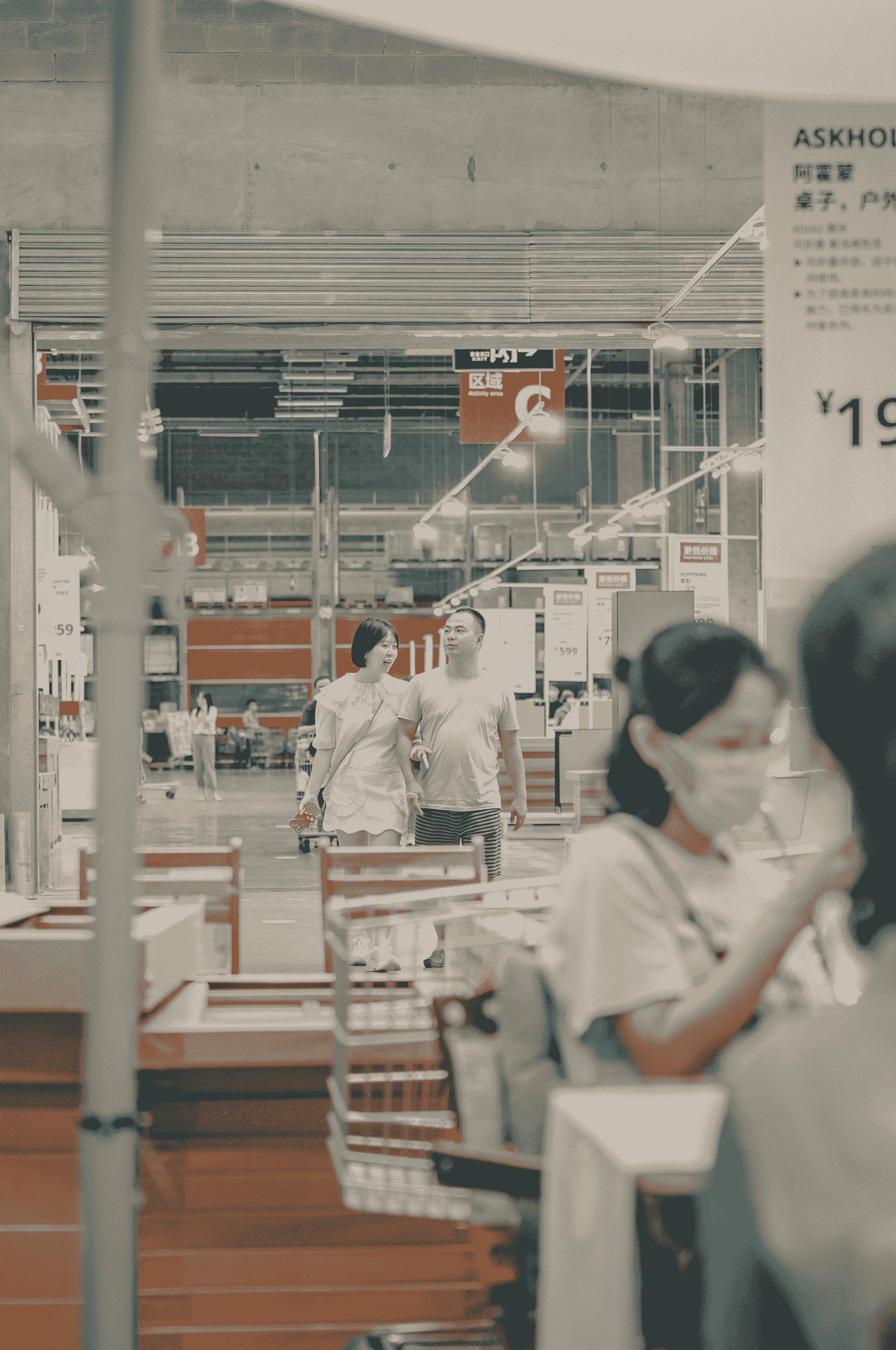Quality control checks by chinese wholesalers ensuring high standards.