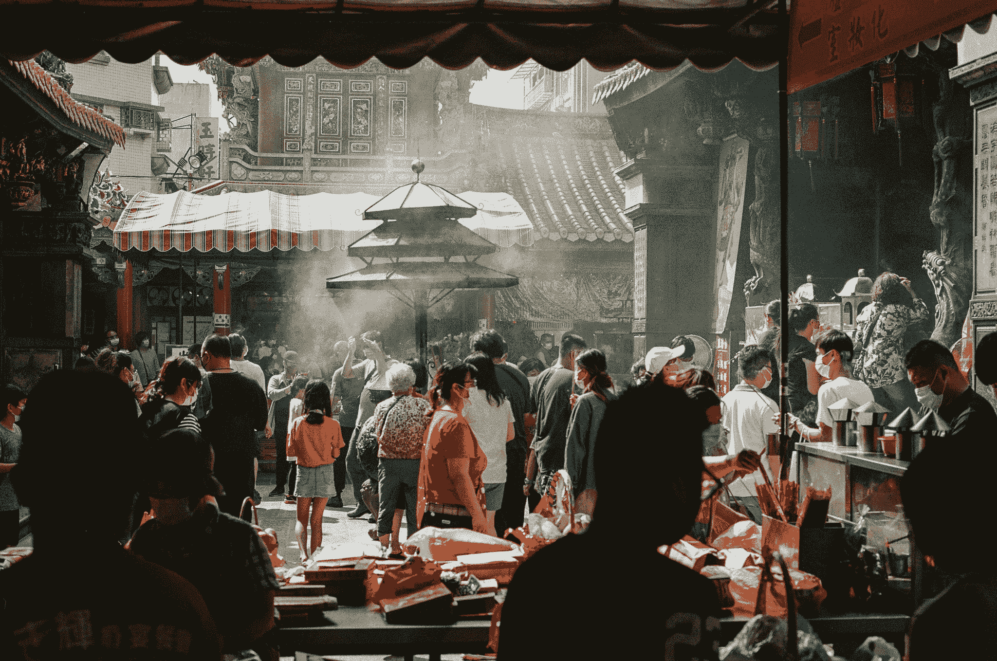 what does china specialize in - bustling Chinese marketplace
