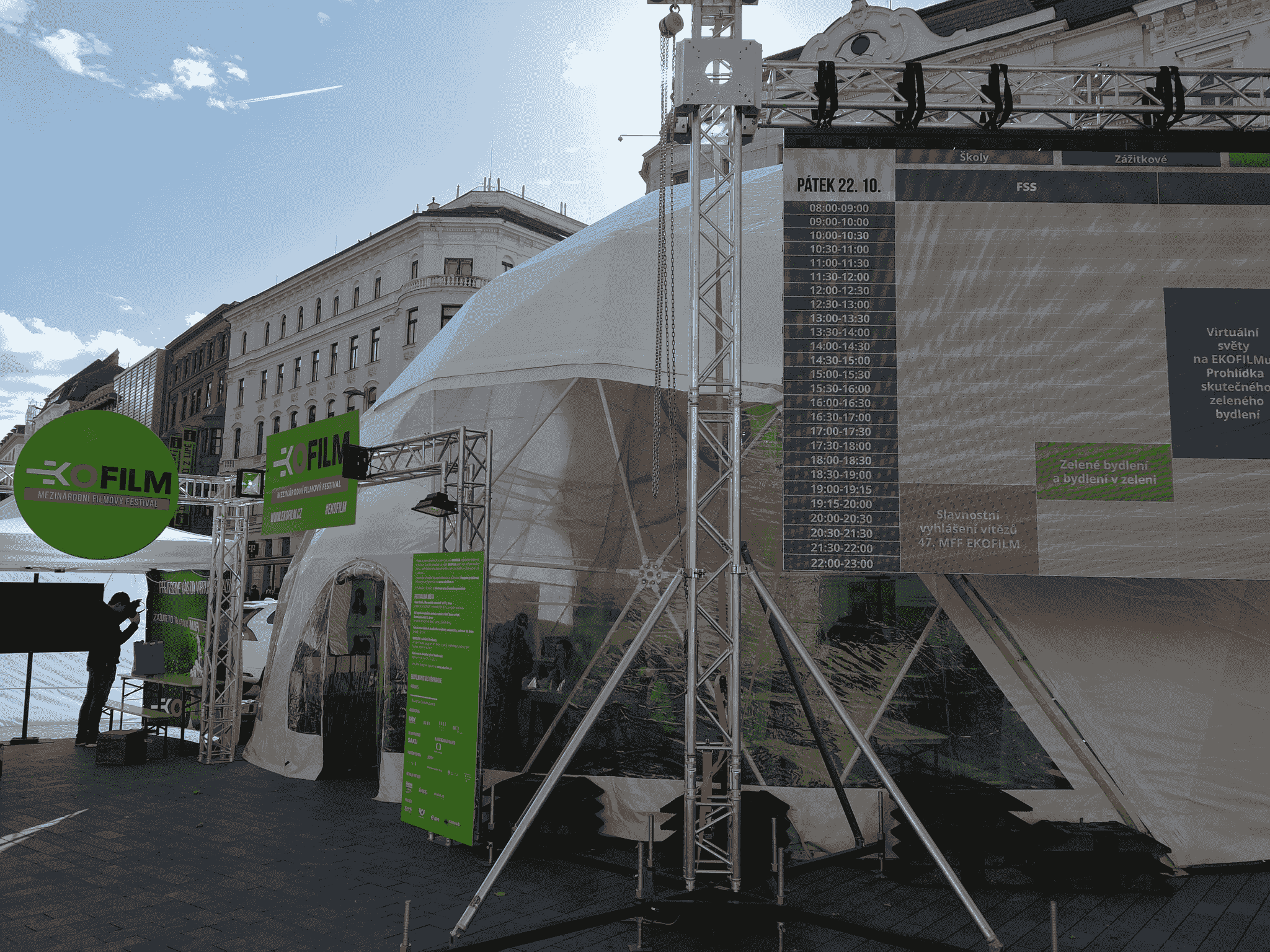 China round tent manufacturers showcasing seamless production process