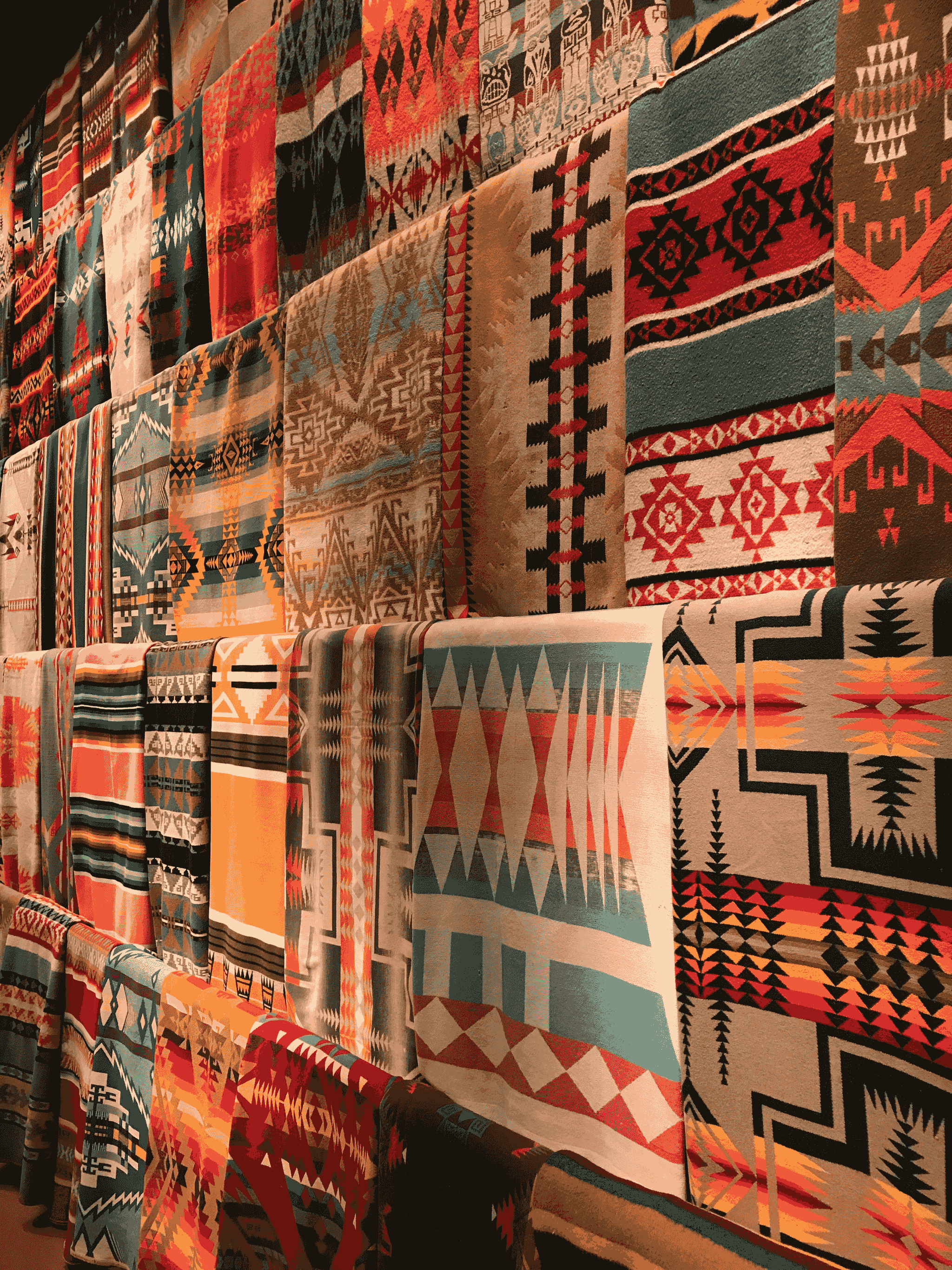 explore best material for blankets including polyester and microfiber