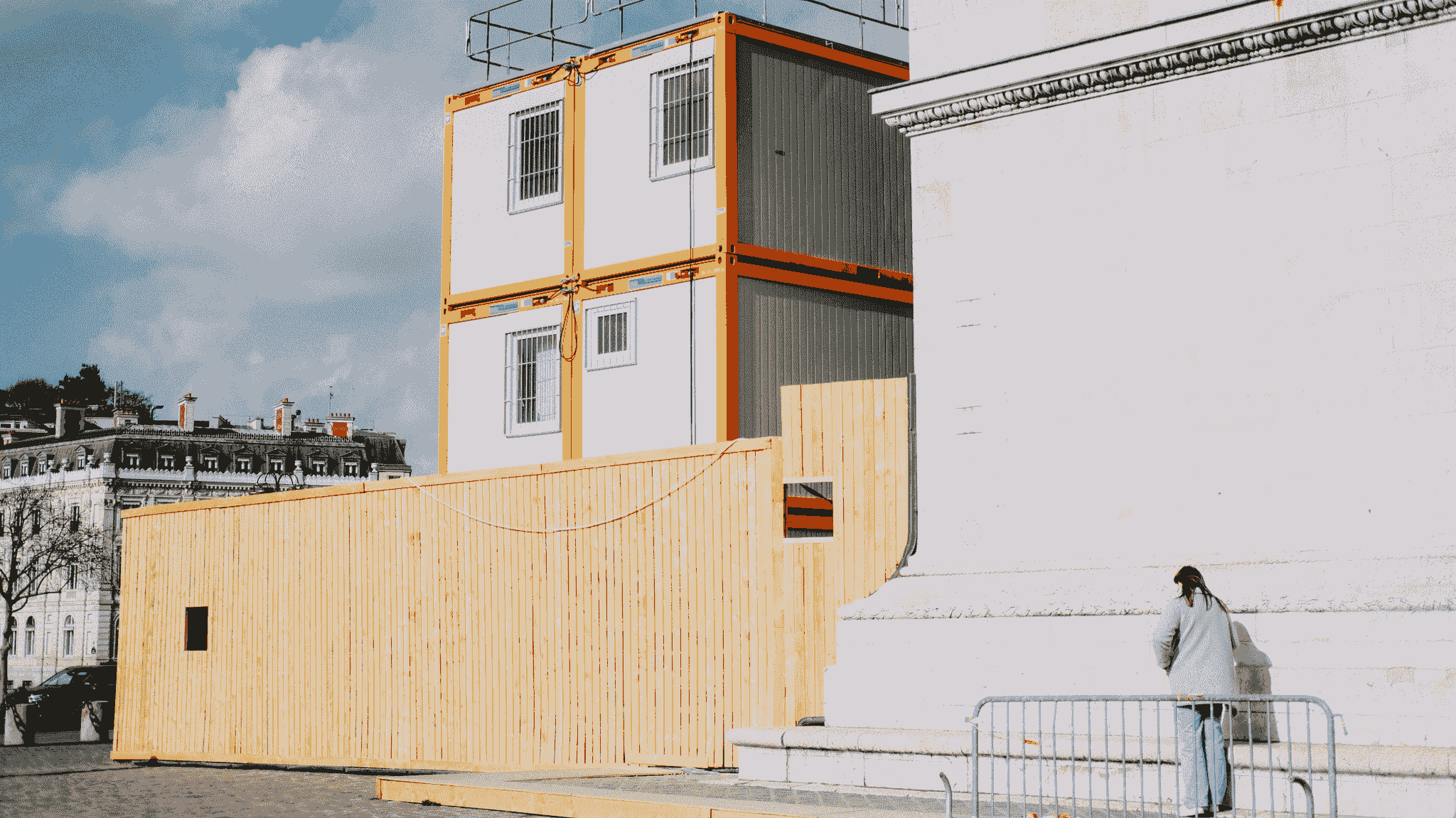 Efficient assembly of prefab container house