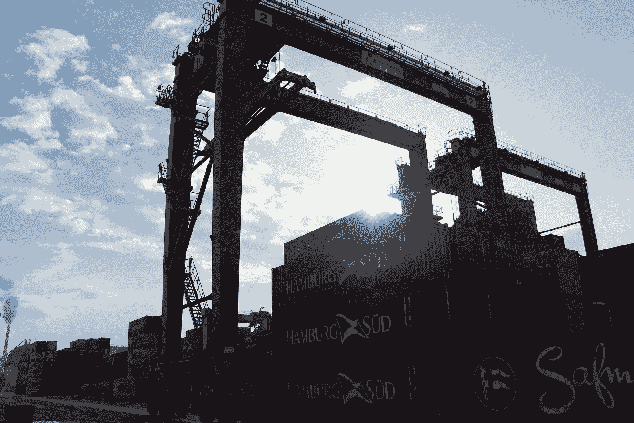 Efficient transport solutions for prefab homes from China