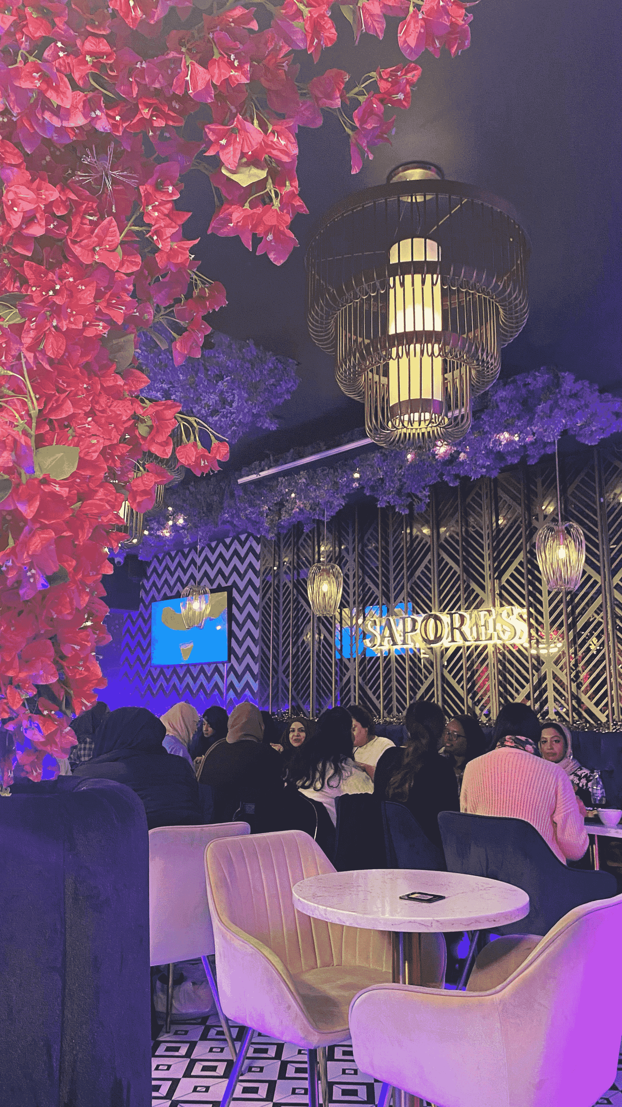 How to start a pop up restaurant: vibrant setup of tables