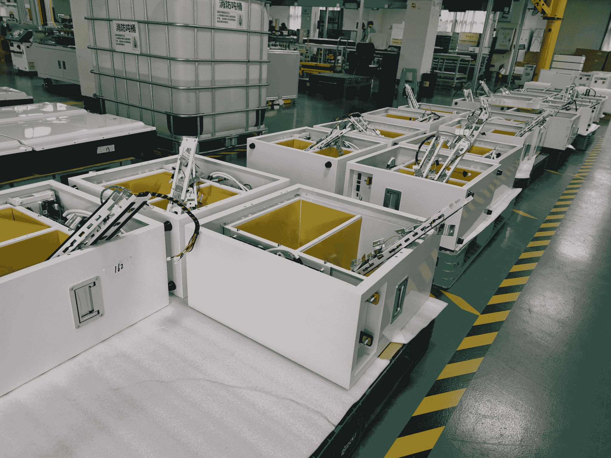 closed-loop manufacturing system by major lighting manufacturers