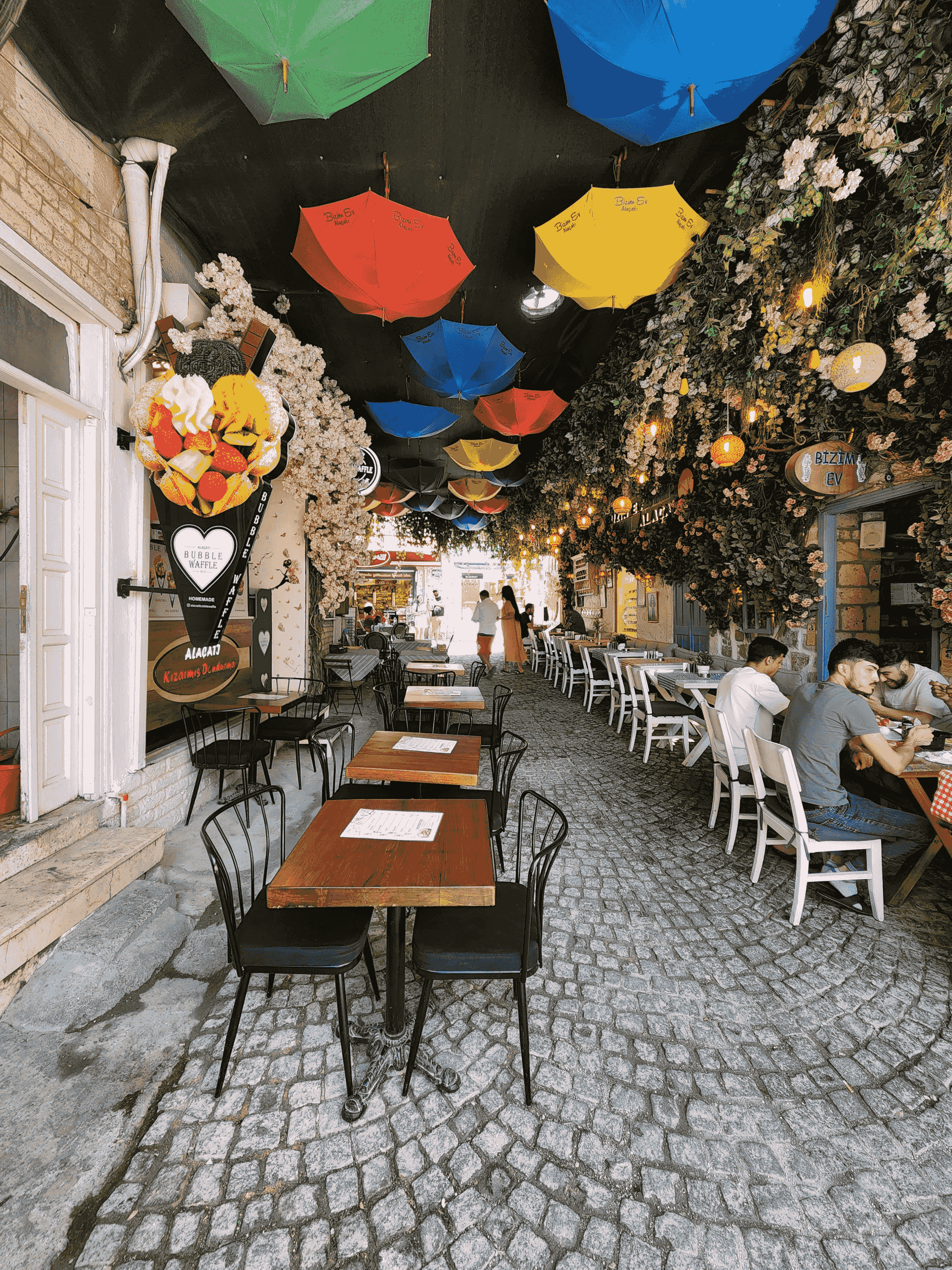 container van café offering unique dining experience