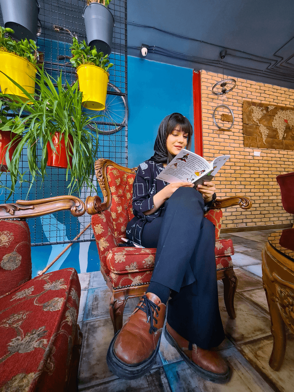 A special magazine selected for adults is available in a quiet and calm space, please enjoy a moment that heals the heart. Introduction of Night Reading Hall A quiet space equipped with special magazines for adults. It is a hideaway that provides new stimulation and healing.