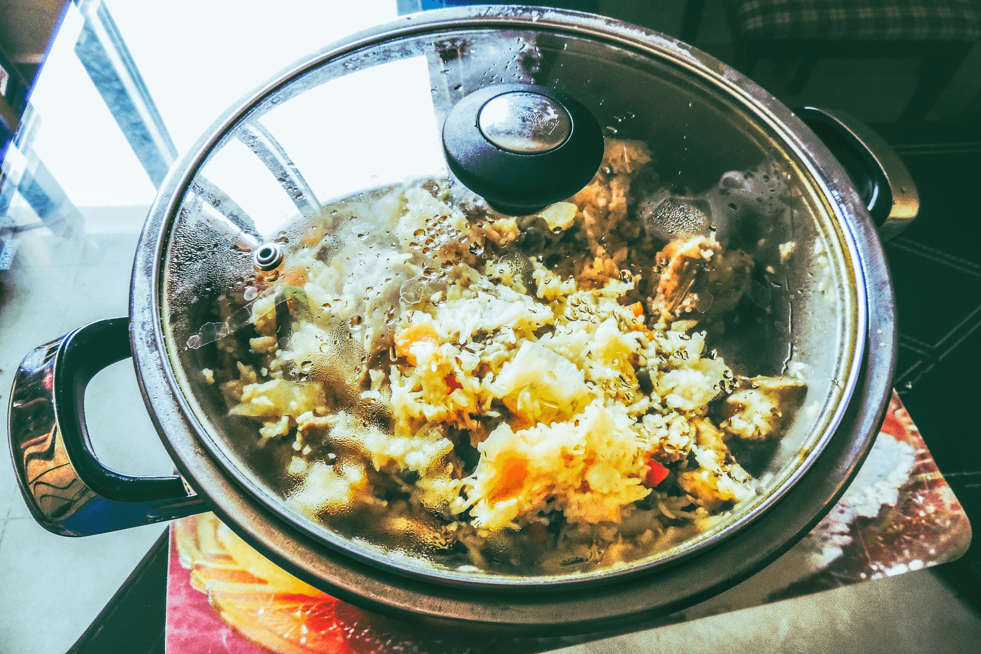 With easy-to-make dishes, daily meal preparation becomes simple. You can create delicious dishes that you can be proud of in a short time. Each recipe provides a complete meal, utilizing time-saving cooking tips without compromising quality, allowing you to finish cooking in just a few minutes.

First, by simply registering as a member, you will receive special recipes every Sunday morning, and all past recipes will also be accessible. Let's obtain a special recipe with member registration! Introduction: With the push of a button, it is possible to stew, steam, and cook rice, making it an ideal time-saving cooking item for busy households.