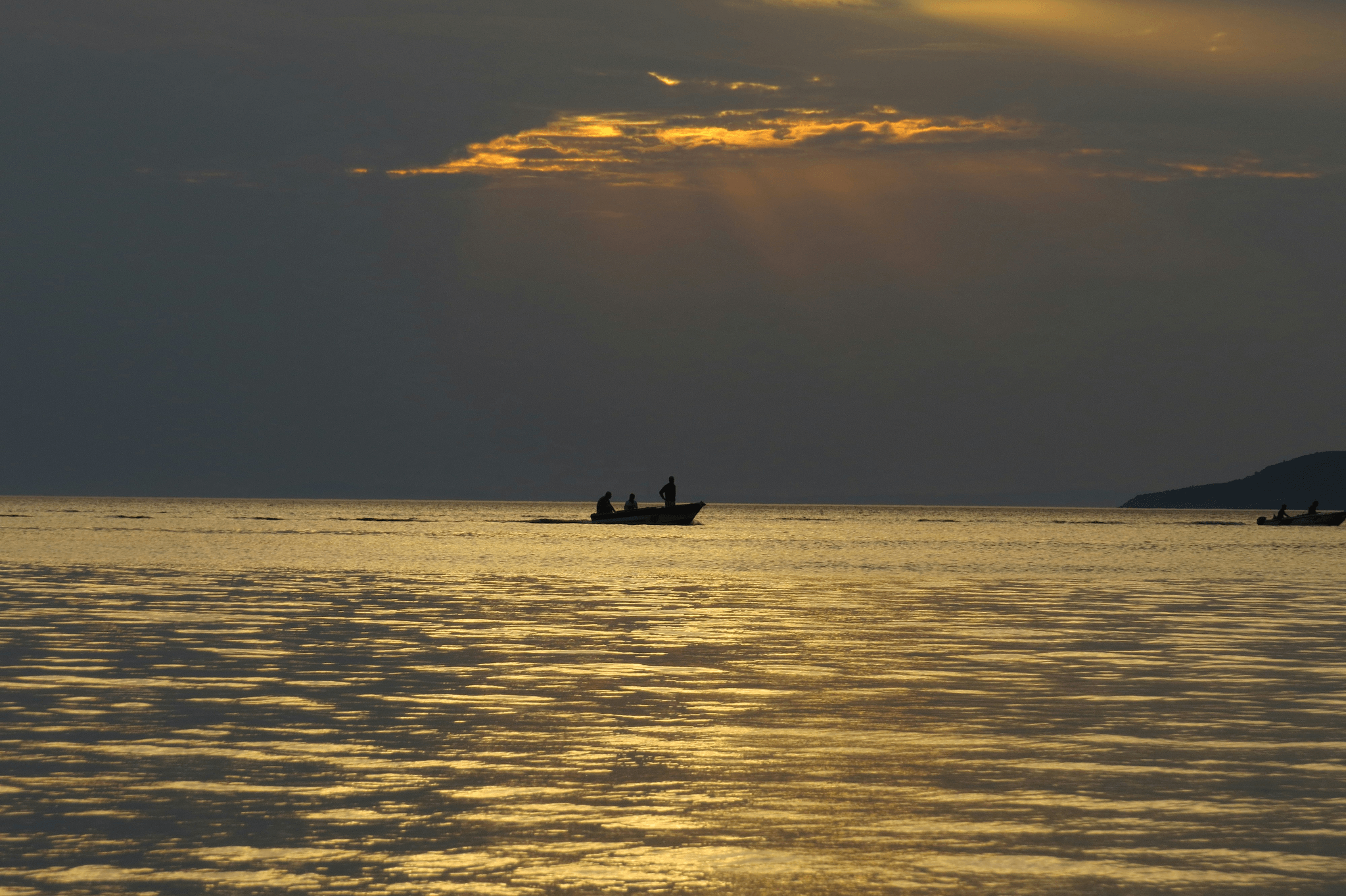 V-hull boat perfect for fishing adventures