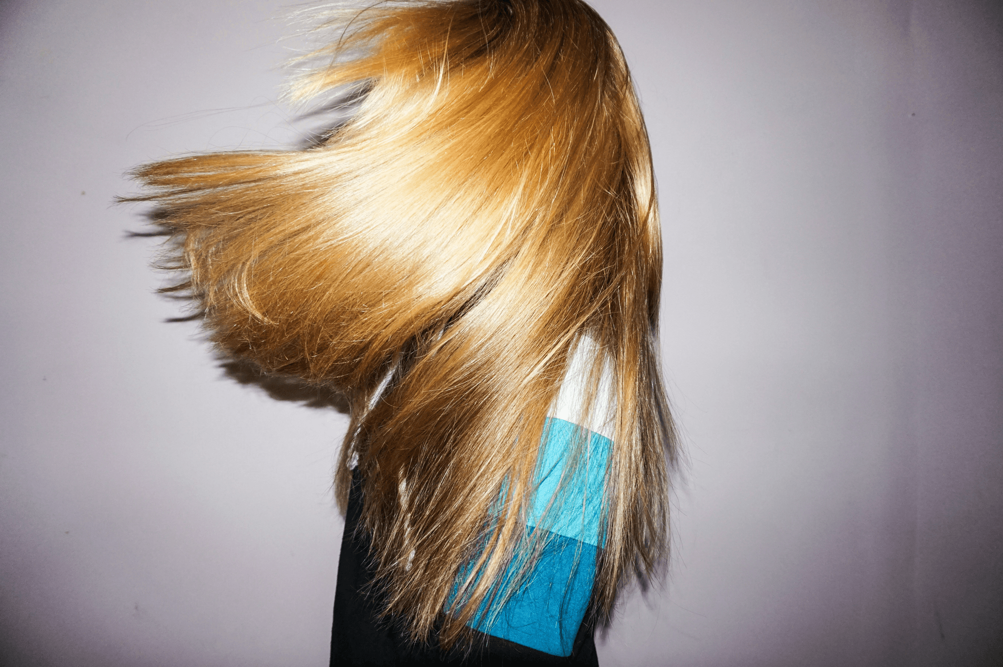 Visual guide illustrating differences in coarse hair vs medium hair.