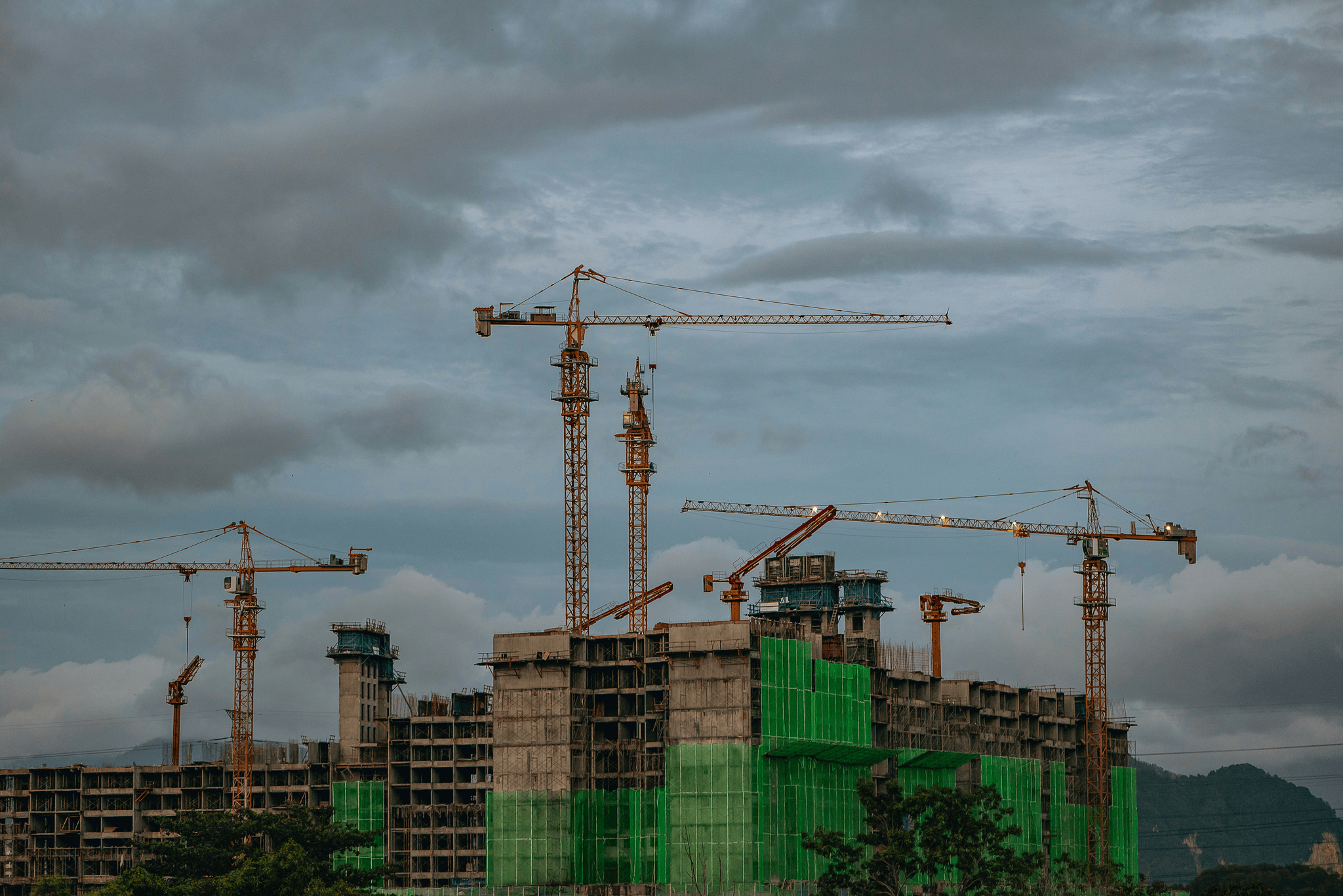 volumetric construction applied in notable projects by PreFab Inc.