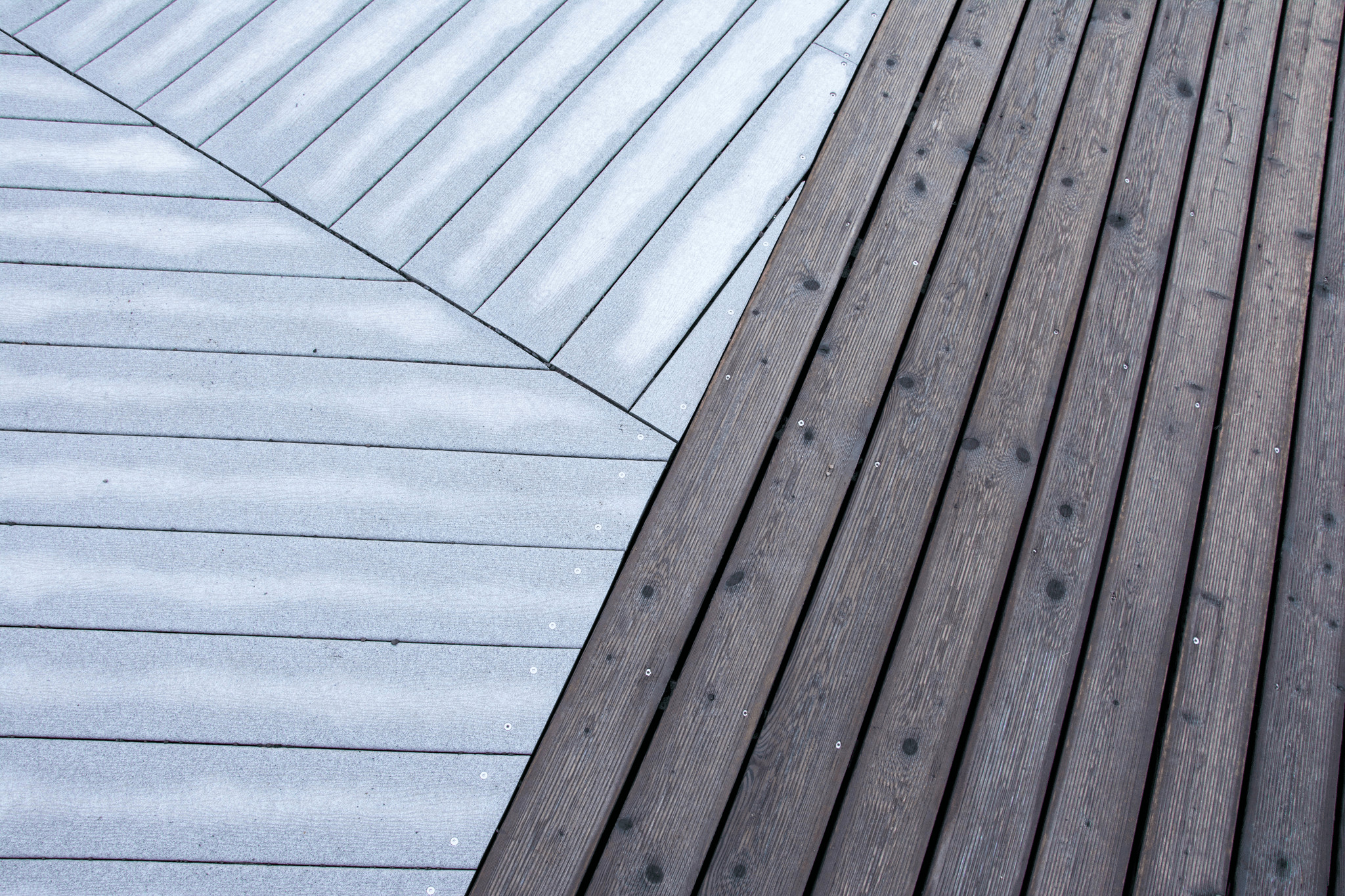 WPC decking manufacturer offers competitive price ranges