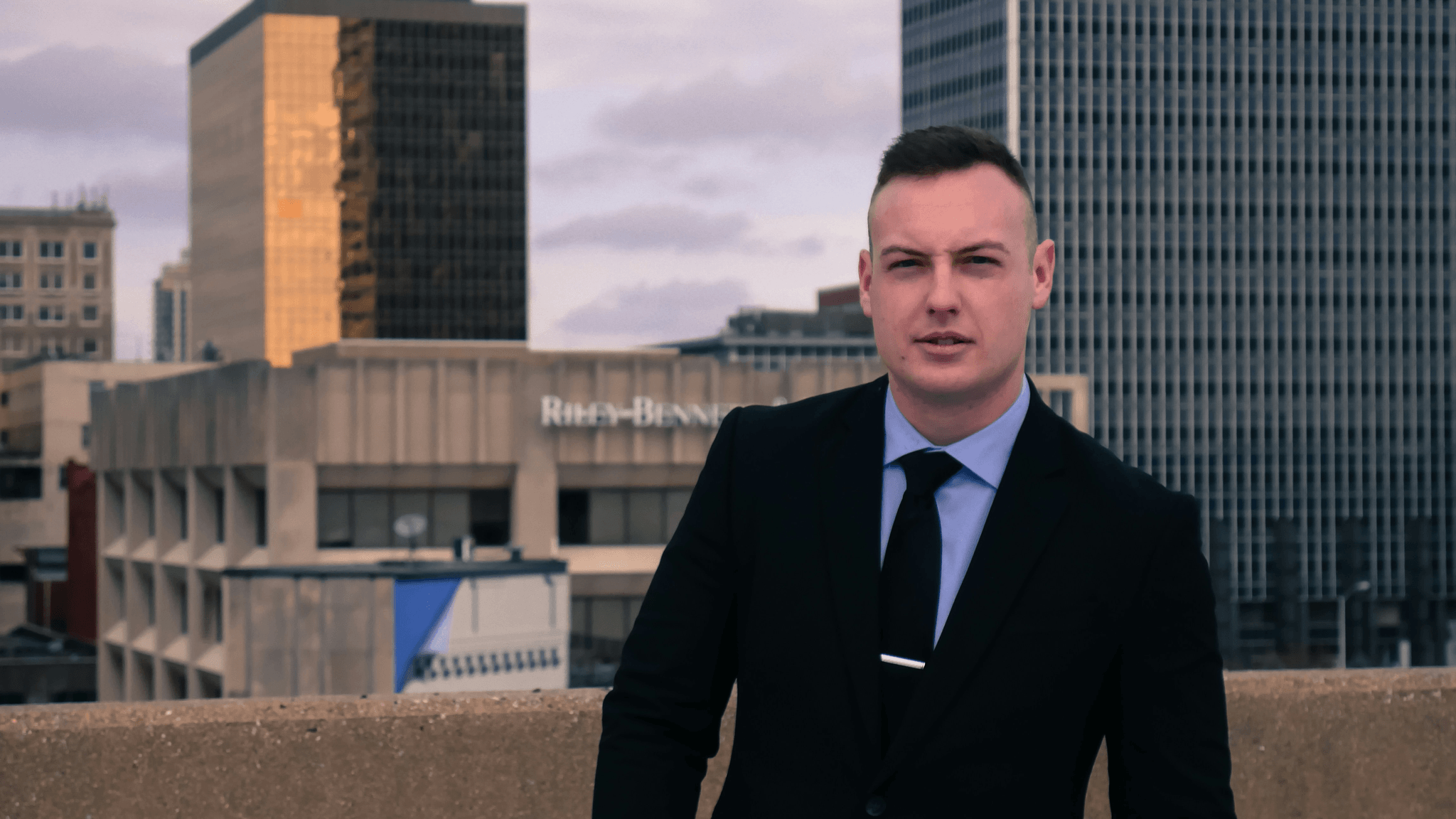 Professional chinese real estate agents providing legal advice