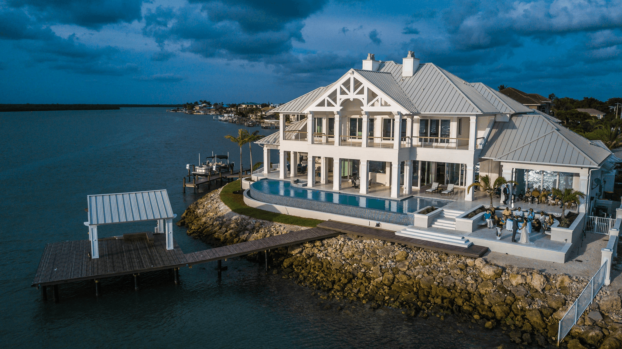 Stunning luxury prefab beach homes