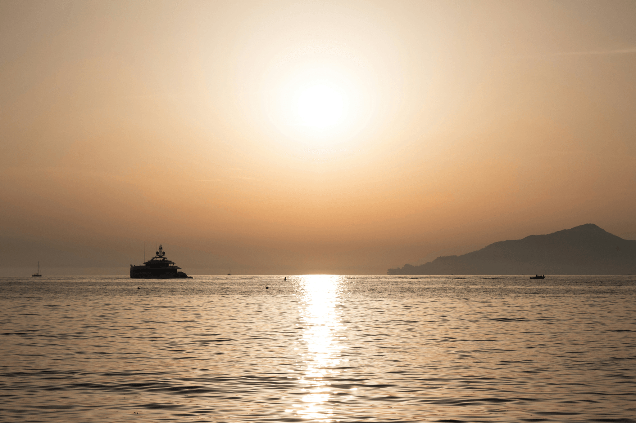 Best Boat Manufacturers Luxury Yacht