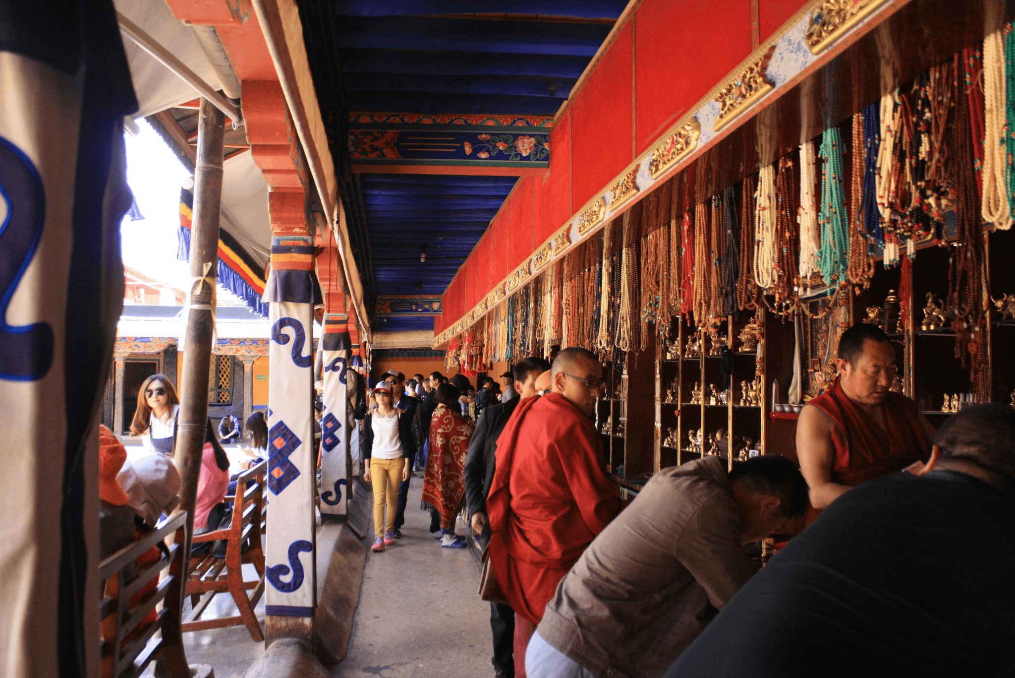 tibet travel itinerary highlights Jokhang Temple in Lhasa