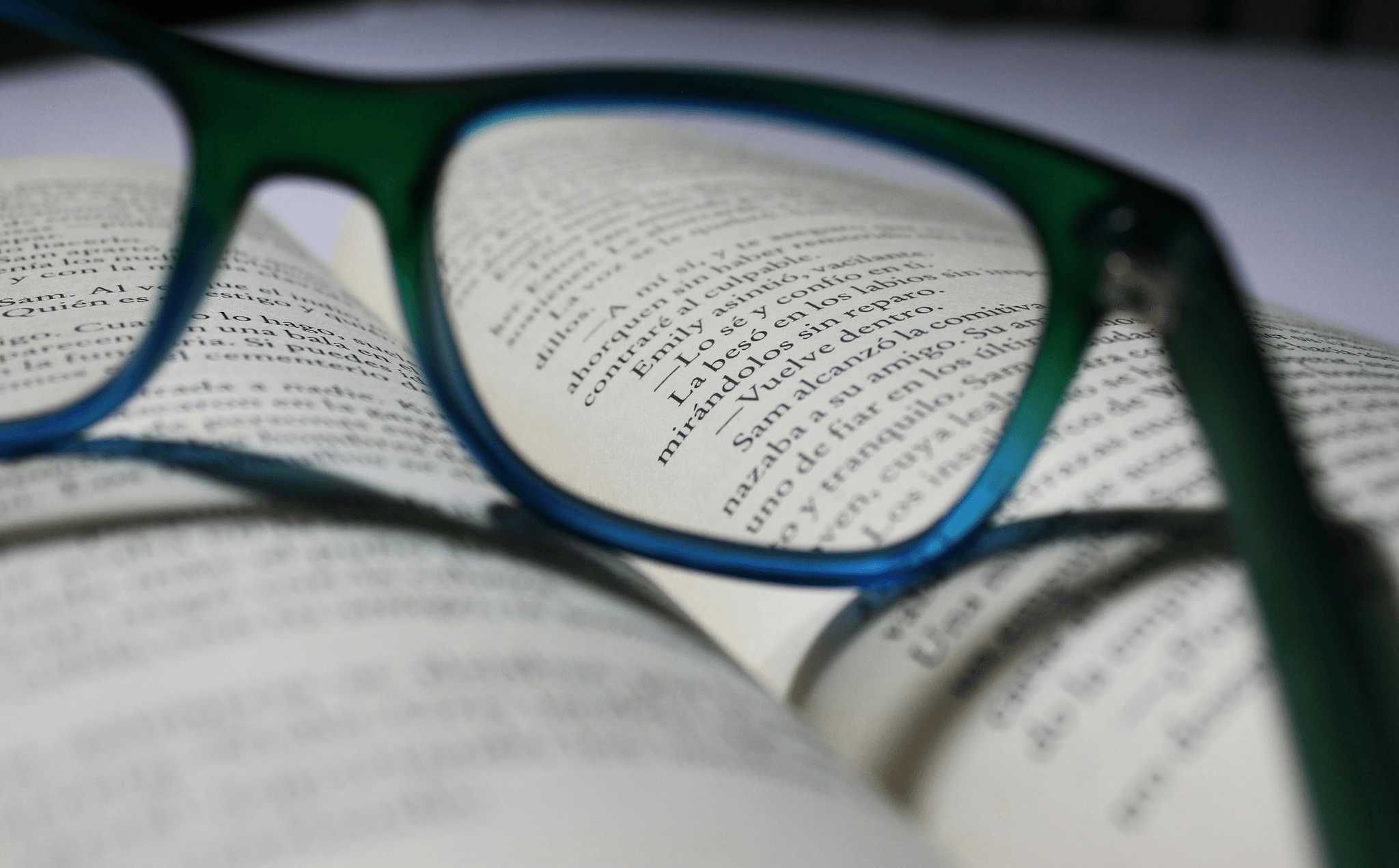 Comparison of different reading glasses strengths including 1.25 and 1.50