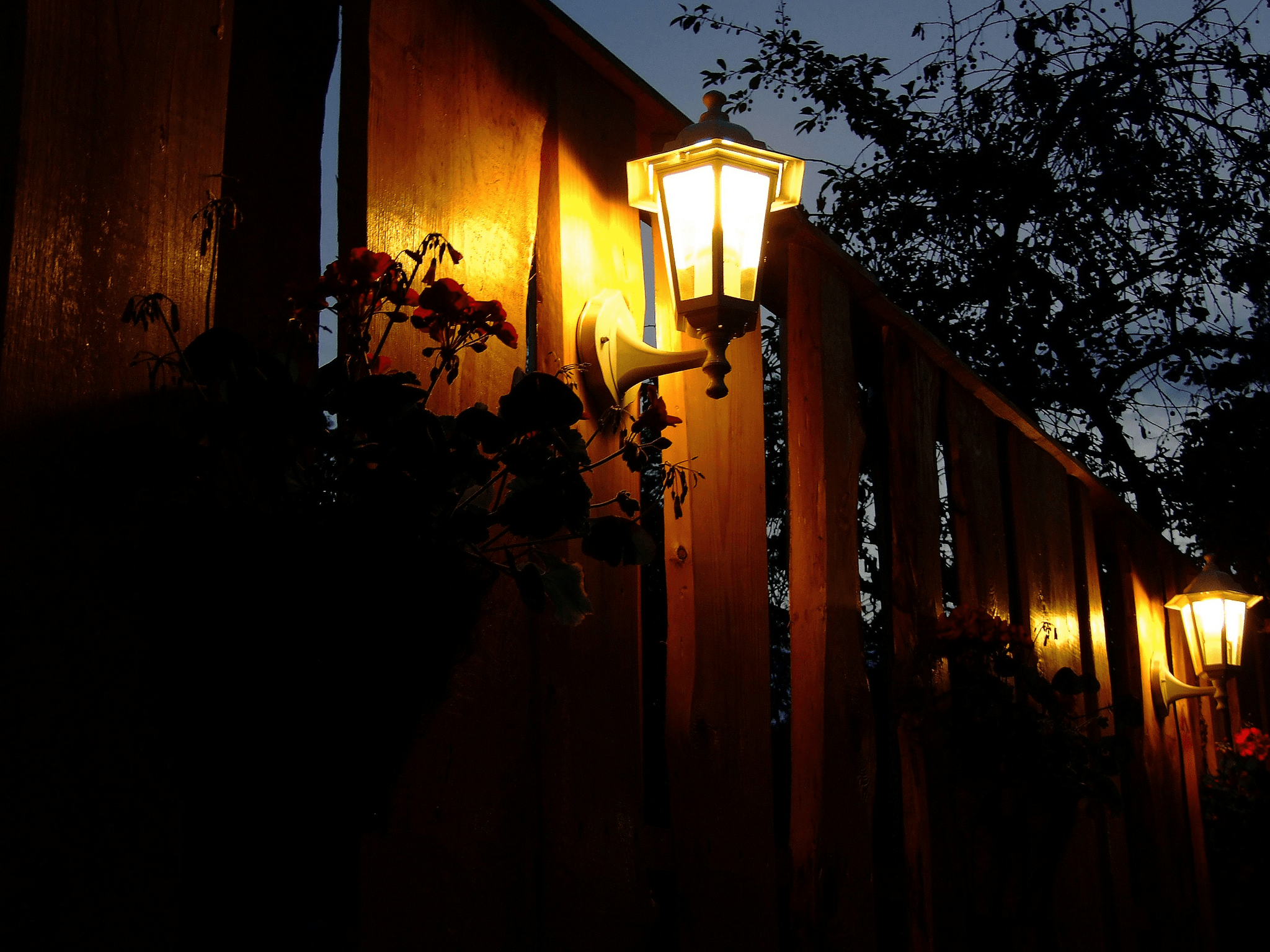 Outdoor lighting manufacturers showcase modern and innovative fixtures in garden display