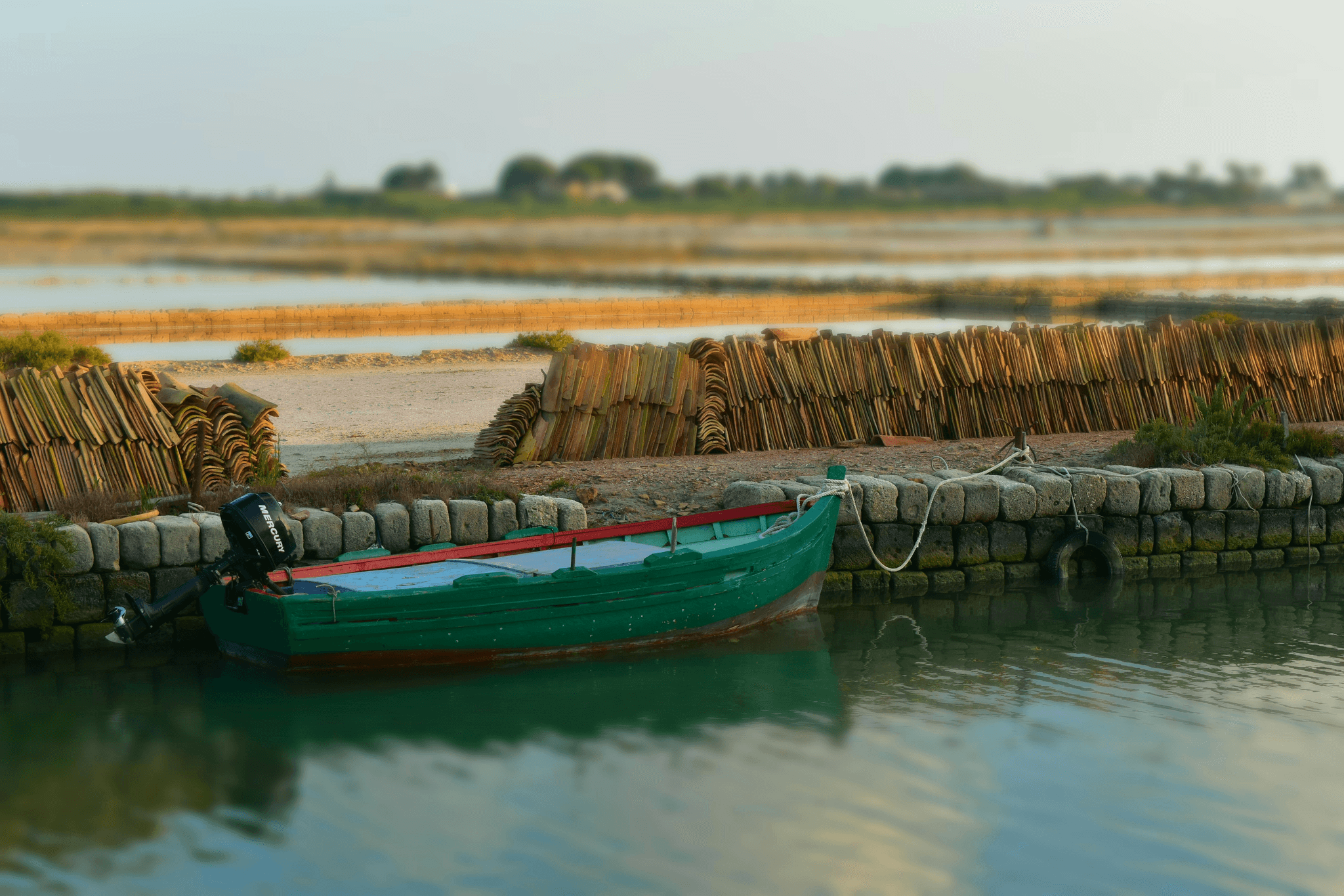 Environmental comparison between aluminum vs fiberglass bass boat