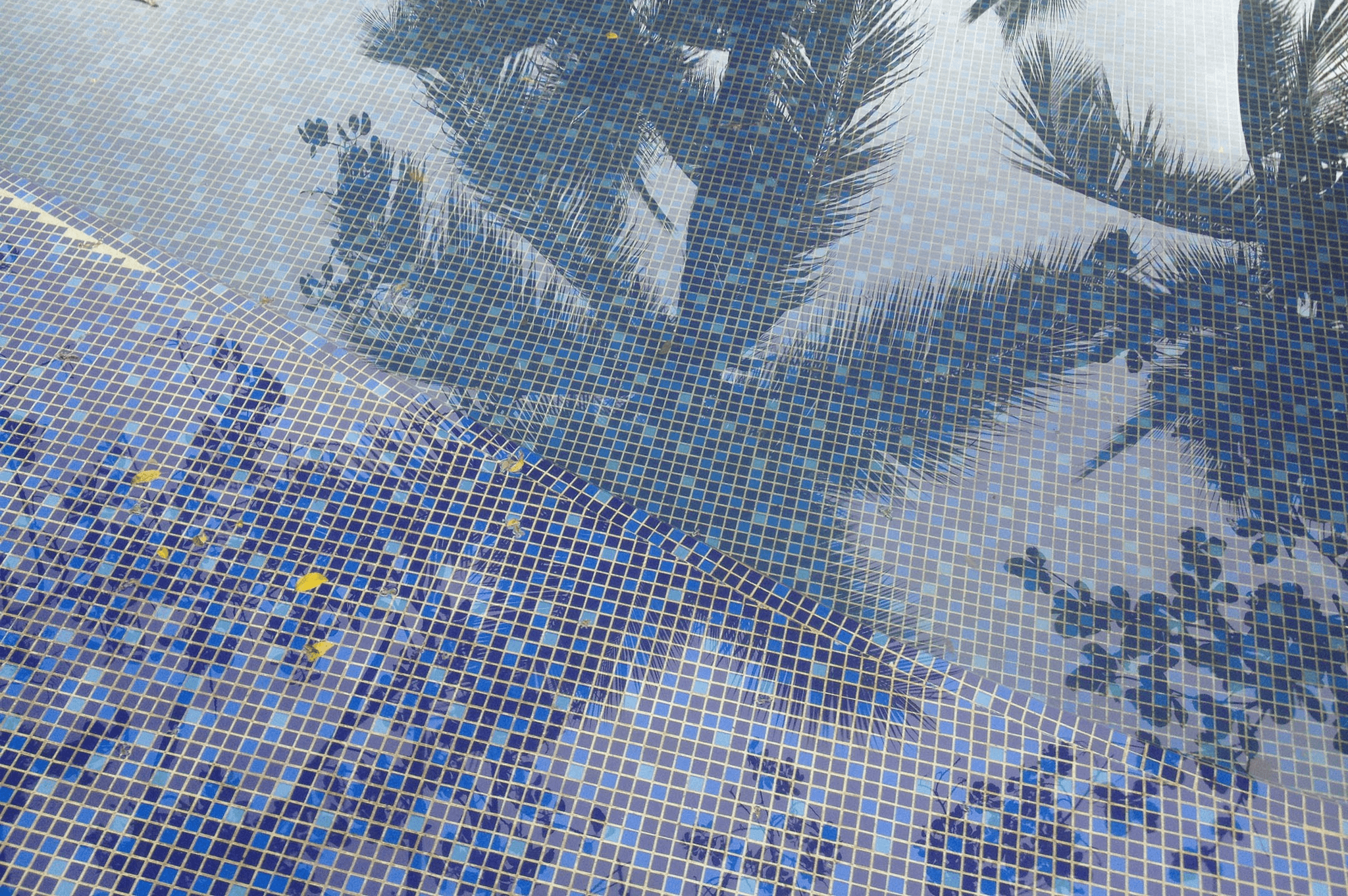 Exotic Mother Of Pearl Pool Tile Ideas