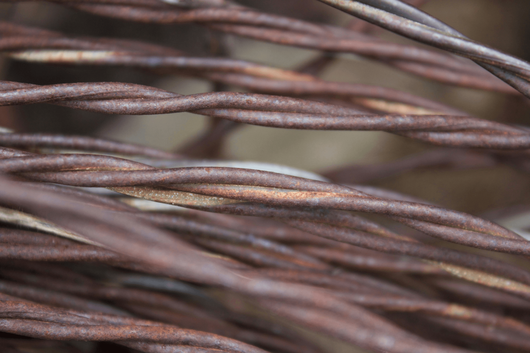 does galvanized steel wire rust under outdoor conditions