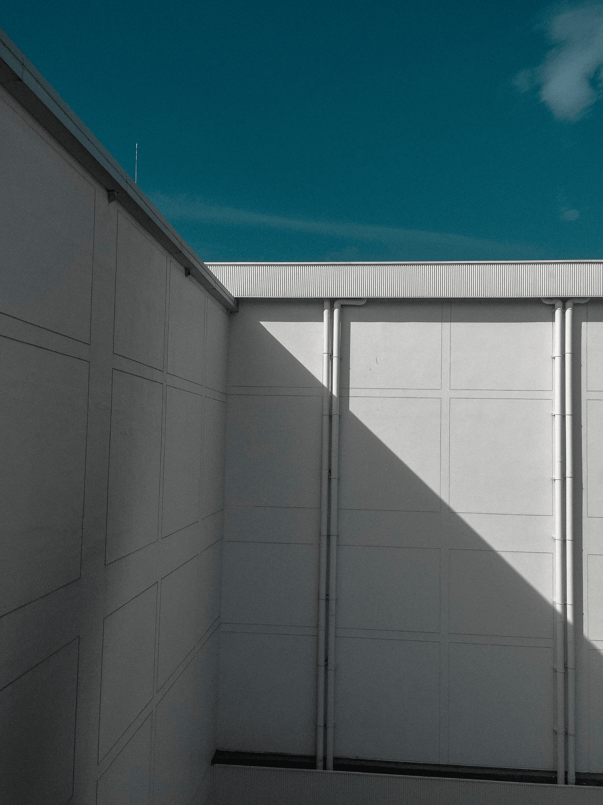 shipping container insulation detail with effective materials