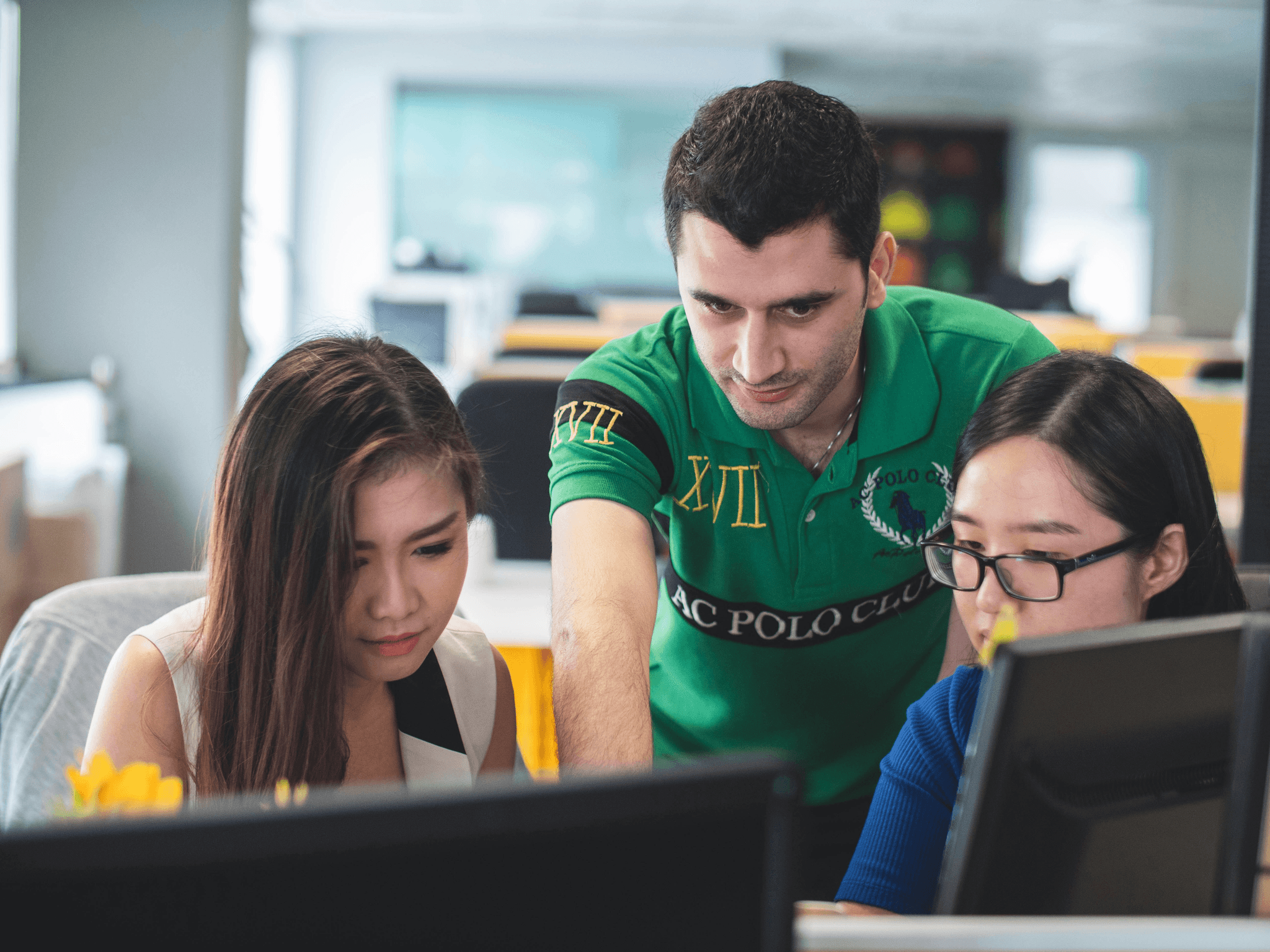 Website builder customer support team providing technical assistance