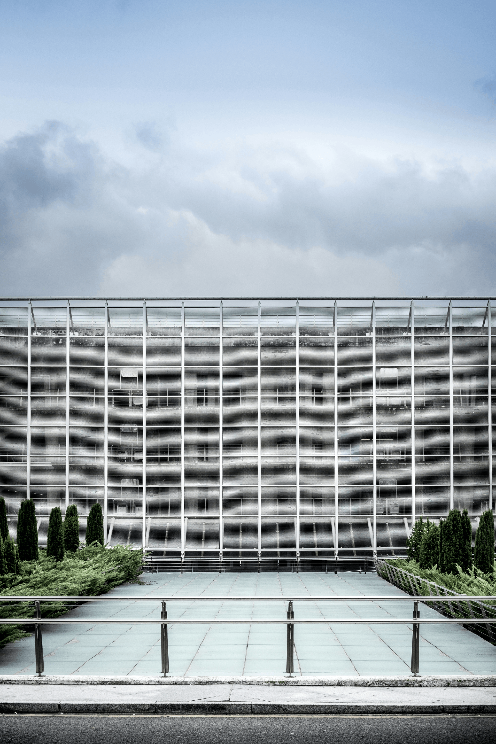 prefab modular office building showcasing modern design features