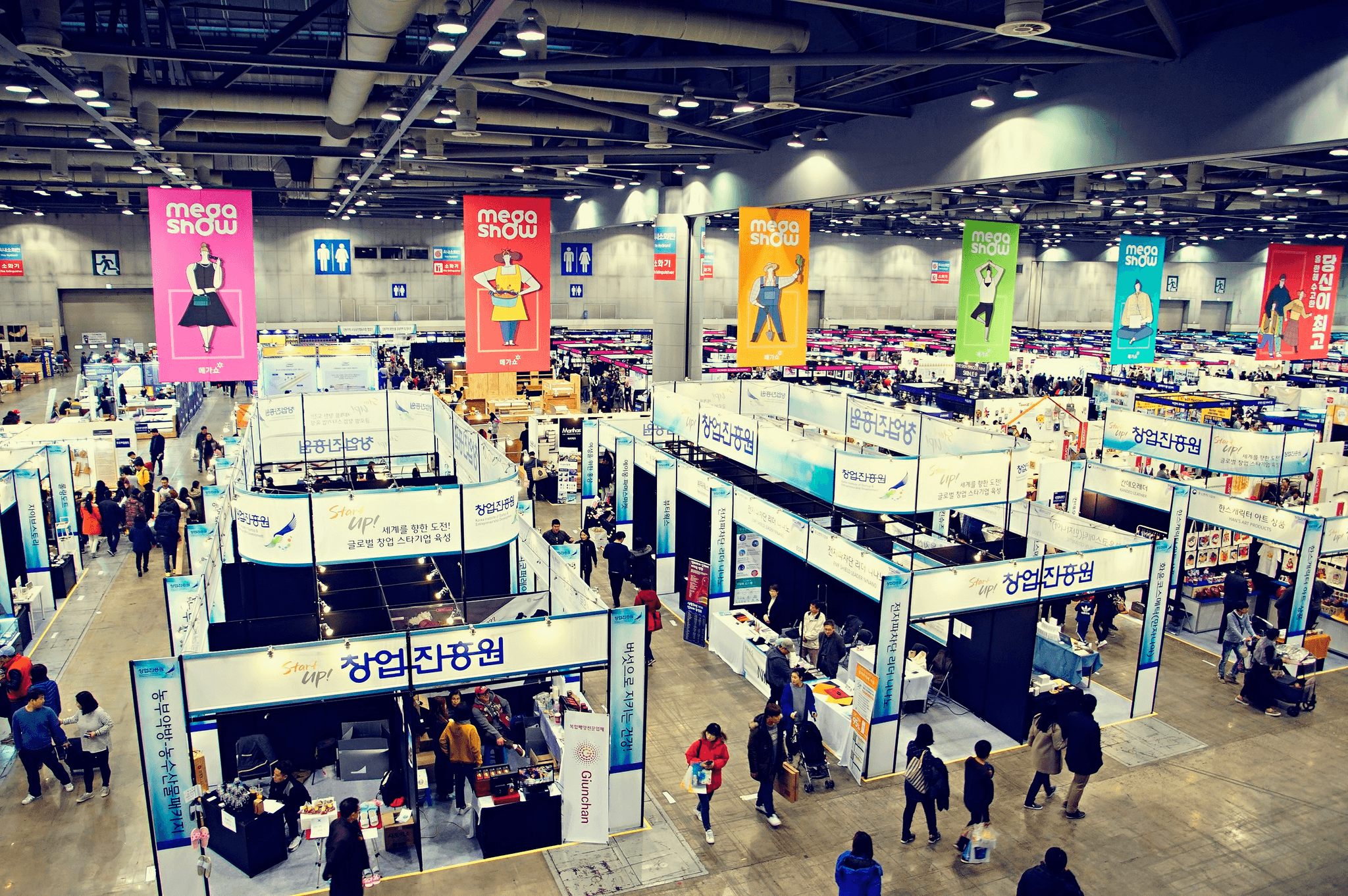 Find chinese manufacturer at trade fairs like Canton Fair.