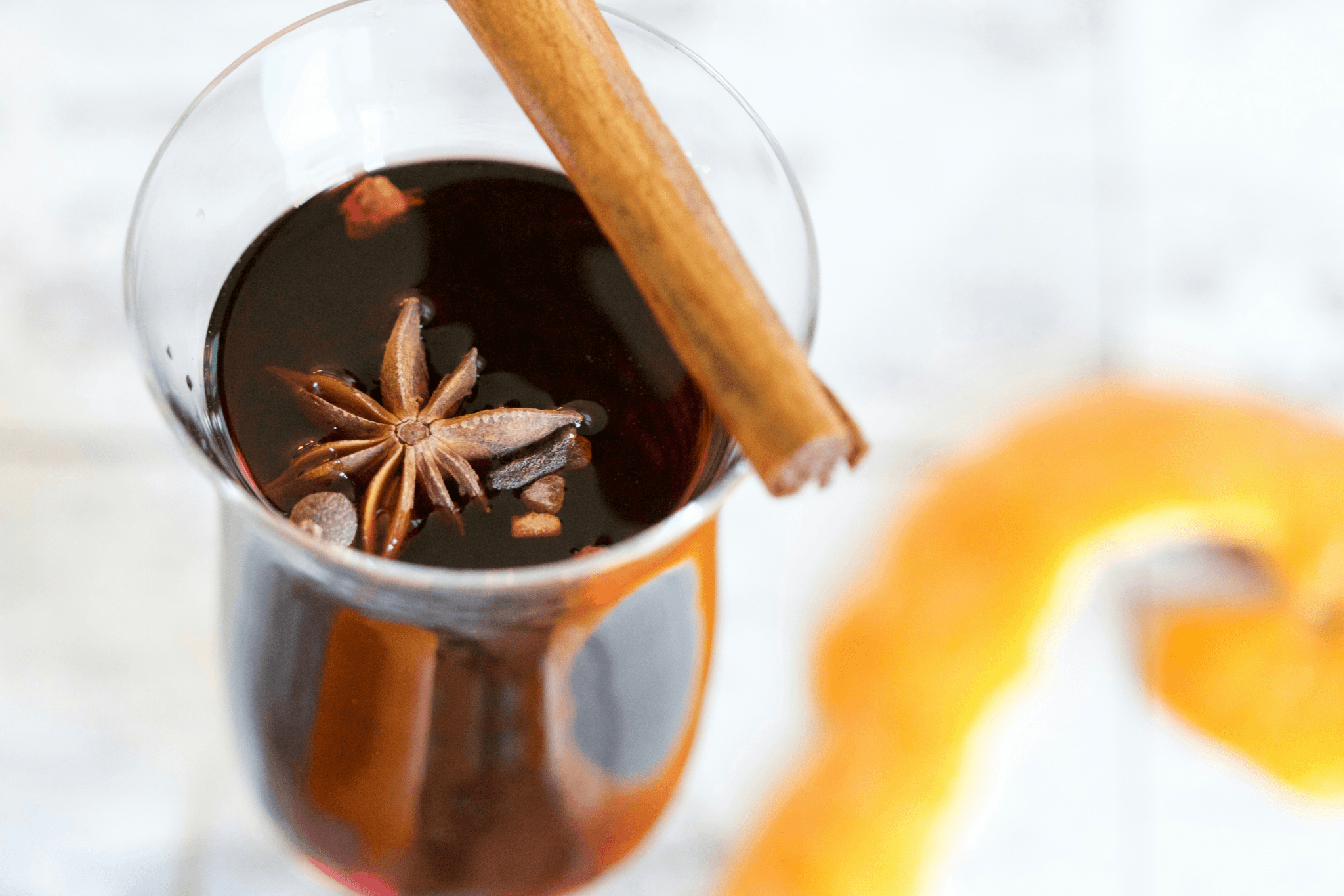 熱紅酒 (Mulled Wine) – 聖誕飲品起源文化遊 ｜2025 療寮聖誕前夜祭｜調酒體驗 × 交換襪子 × 輕鬆社交｜療寮生活館 CHITCHAT LIFE