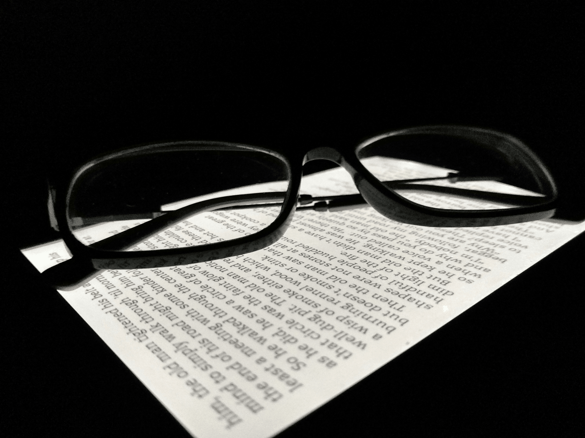 Comparing different reading glasses strengths: understanding +2.00 vs +200.