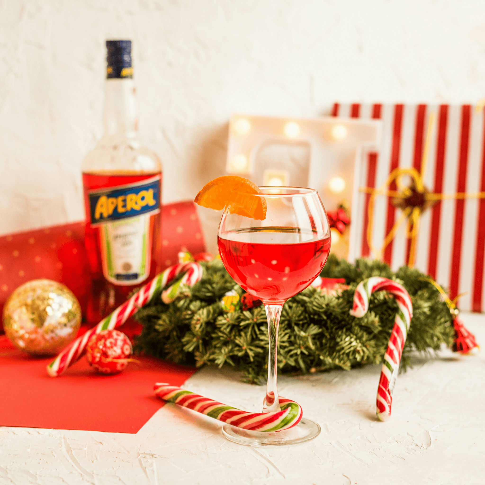 TIPSY CHRISTMAS 2025｜今年，我們一起調一杯屬於自己的節慶心情｜調酒體驗 × 交換襪子 × 輕鬆社交｜療寮生活館 CHITCHAT LIFE