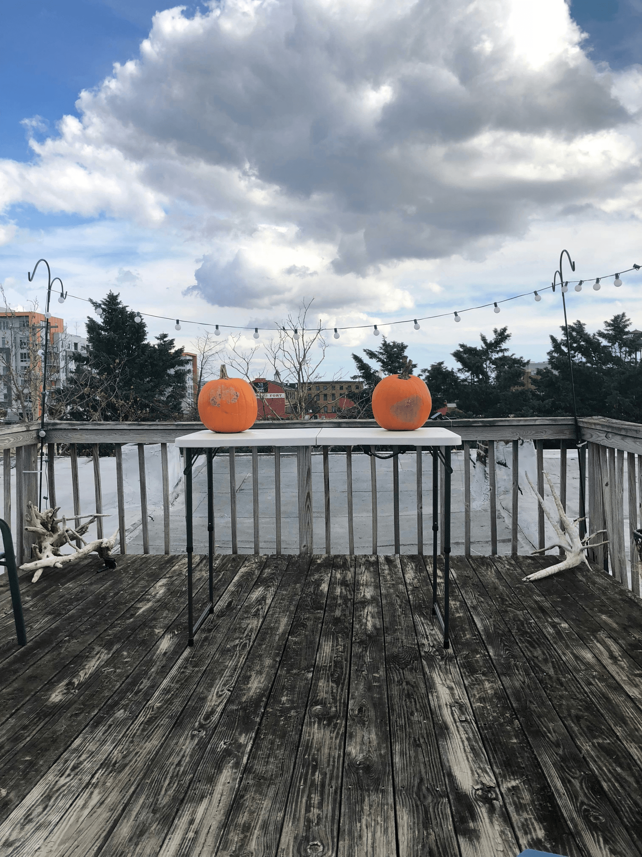 Explore stylish ideas for a portable outdoor bar during different seasons.