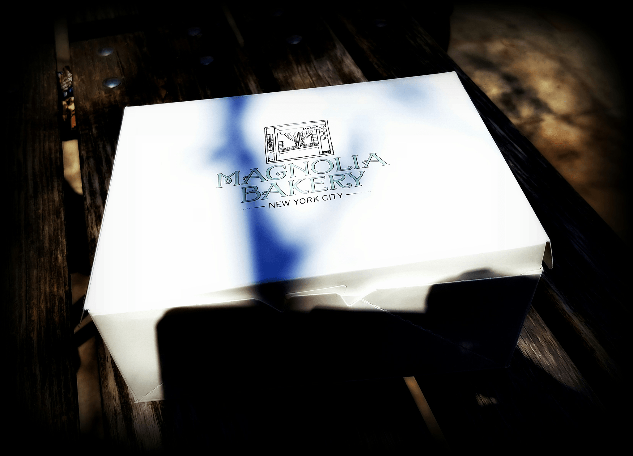 Stunning custom cake boxes showcasing logo design