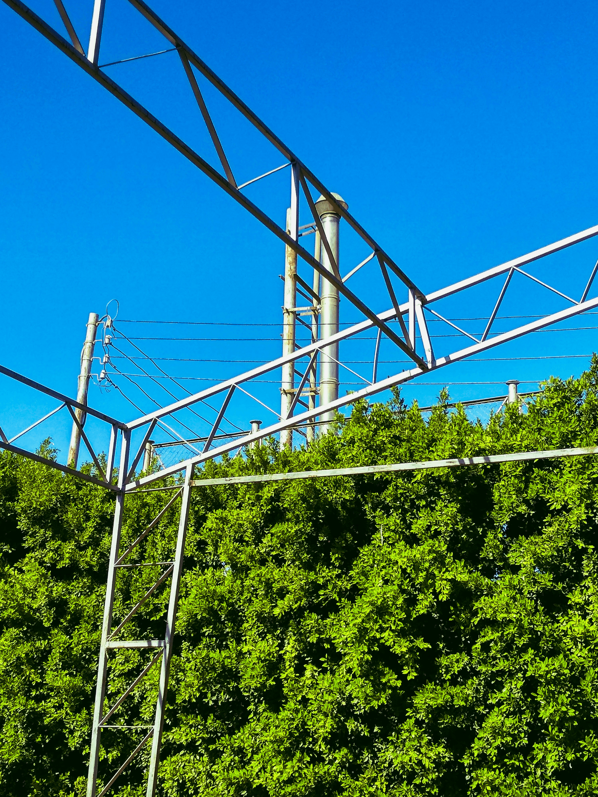 Durable galvanized steel wires used in outdoor utility pole installations