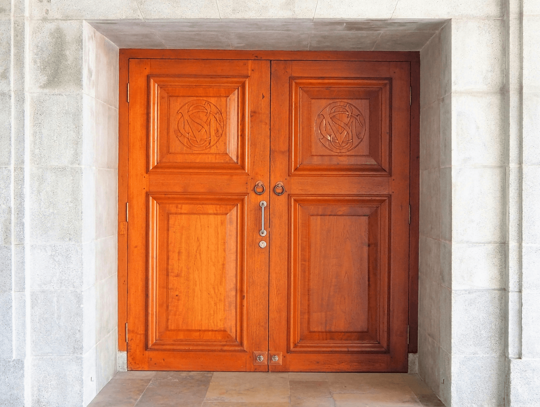 Best door manufacturers - High-quality wooden doors