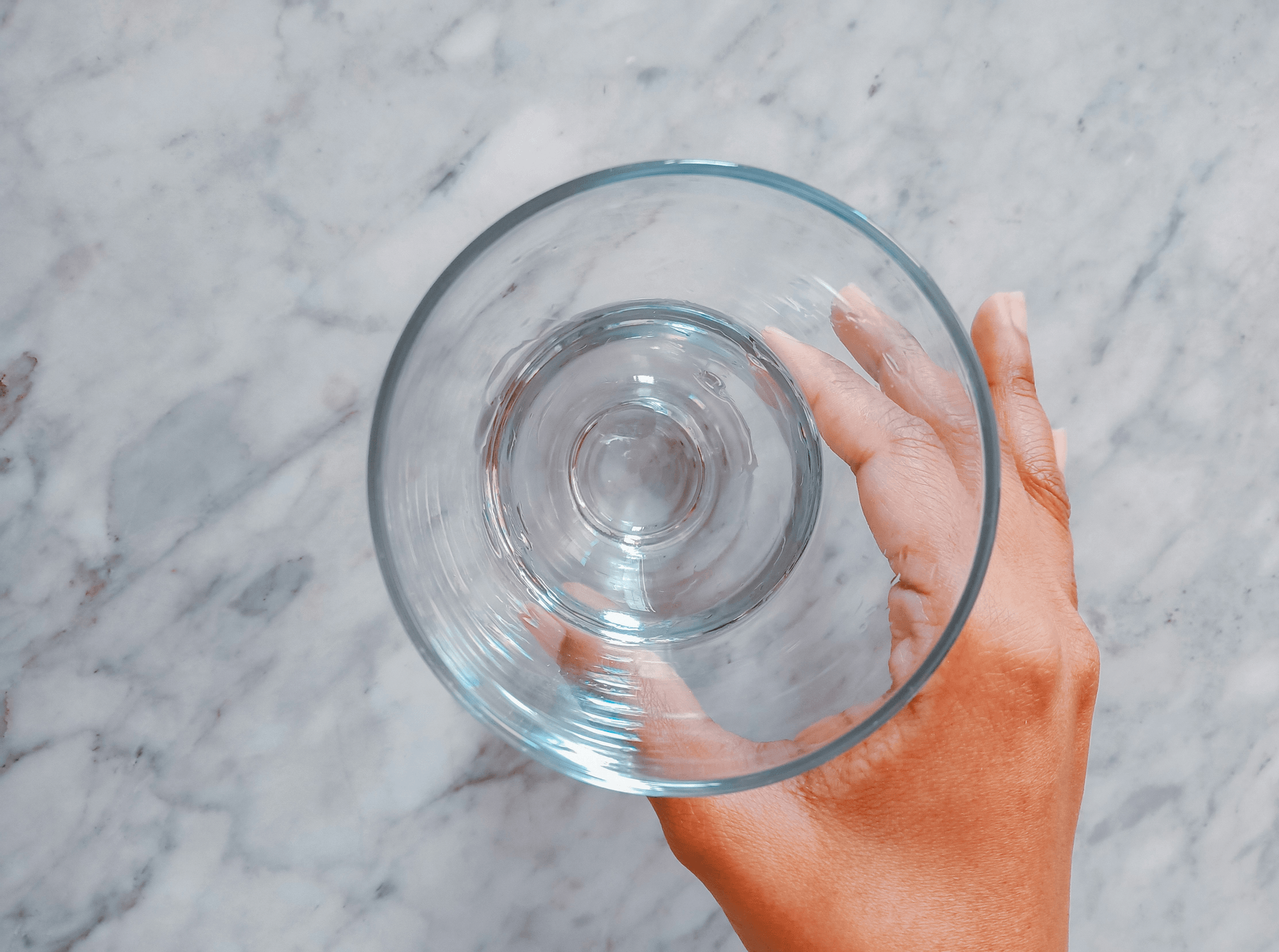 春天更容易口乾舌燥？醫師提醒：別等口渴才喝水，身體其實早就在缺水｜淺顯易懂的行醫筆記｜療寮診所．板橋江子翠｜家醫科診所．健保一般科