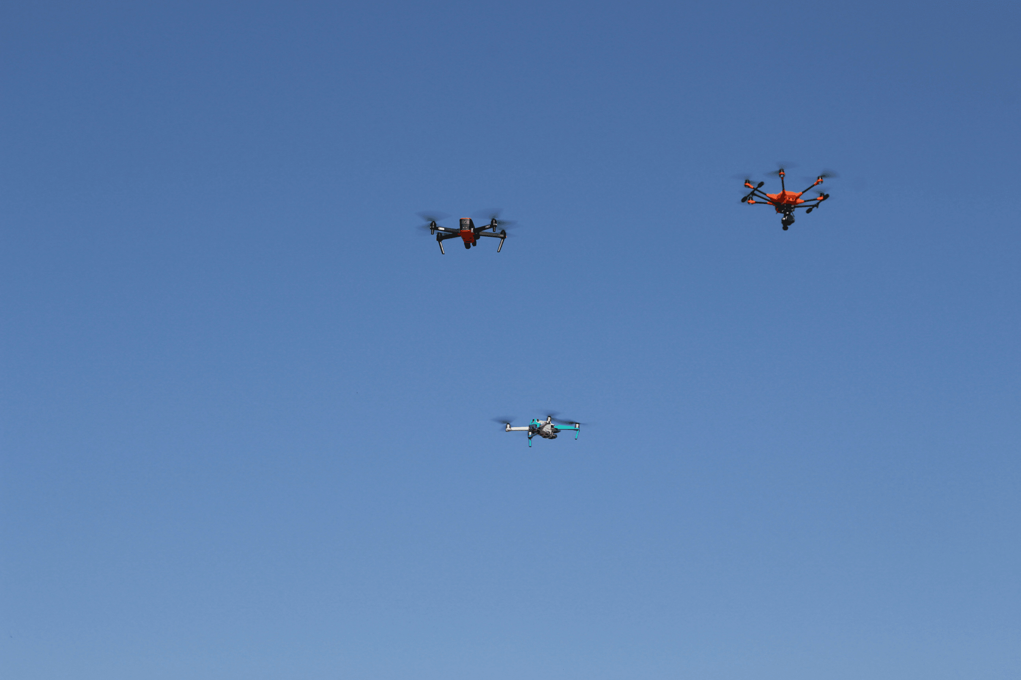 Holographic radar system for precise drone detection