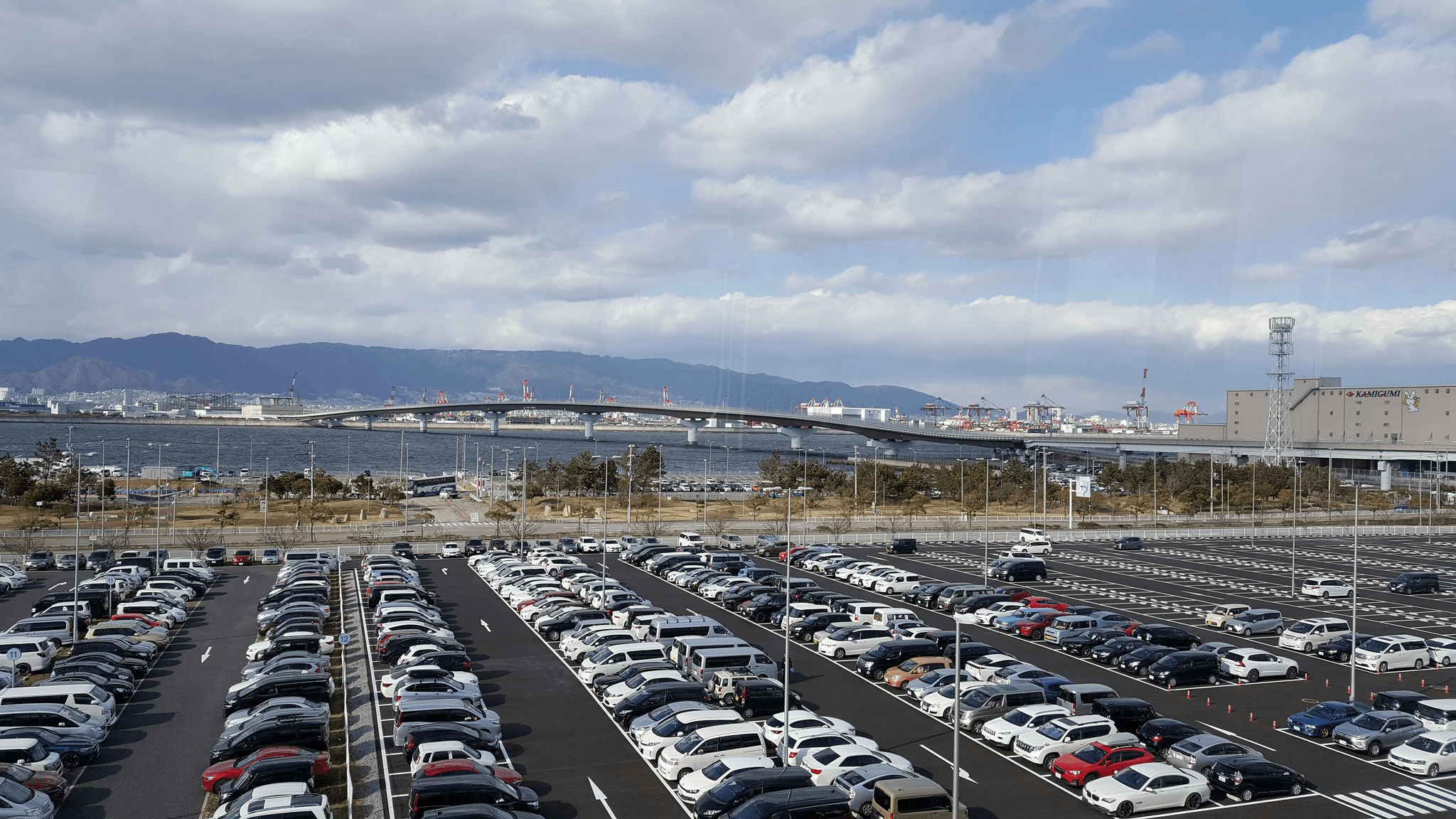 We offer an extensive inventory of both new and used cars, including popular brands like Honda, Volkswagen, and Changan. Our selection encompasses sedans, SUVs, and specialty vehicles to meet the diverse needs of our customers. Wide Selection of Vehicles Our Services We are professional new and used car exporters from the Chongqing region of China. We can provide customers with passenger cars, SUVs, and other vehicles of different brands, models, and configurations such as Honda, Volkswagen, Changan, etc. We can also provide commercial special vehicles such as fire trucks, ambulances, fuel tankers, etc. Customers will receive a perfect experience and service from our company along with their desired cars.