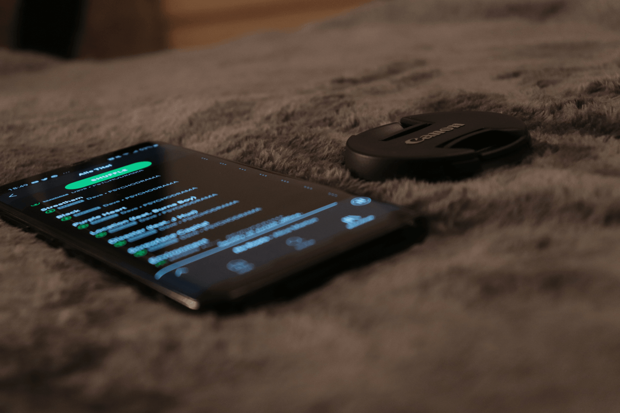 Innovative mobile phone charger technology from top China mobile phone charger manufacturers