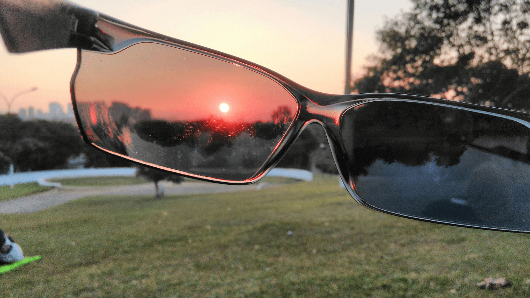 Understanding photochromic lenses meaning through their adaptive features