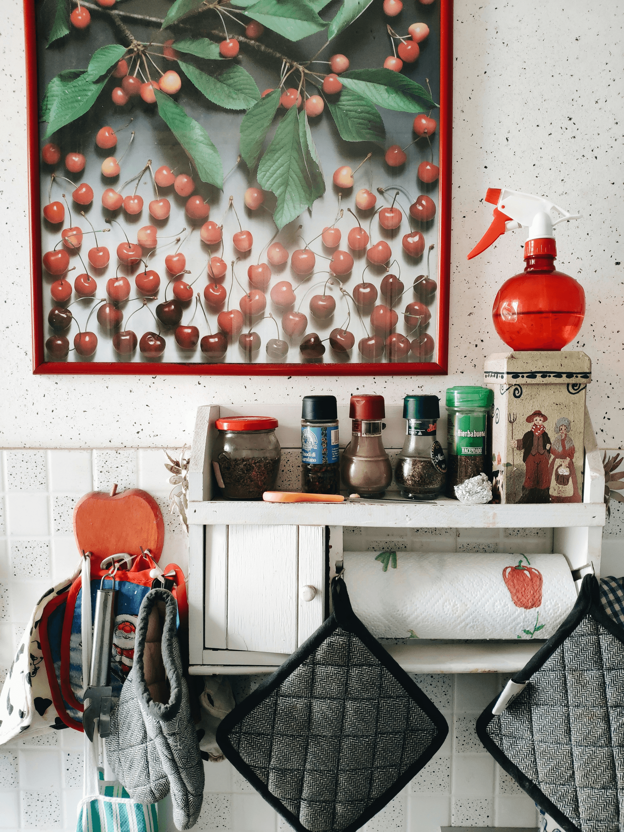 Maximizing storage in upper corner kitchen cabinet